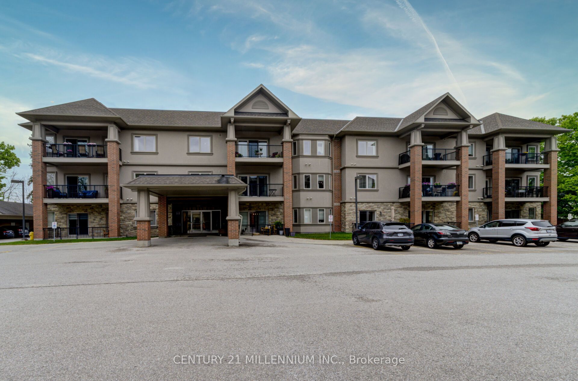 19a Yonge Street N 208 Property Photo 4
