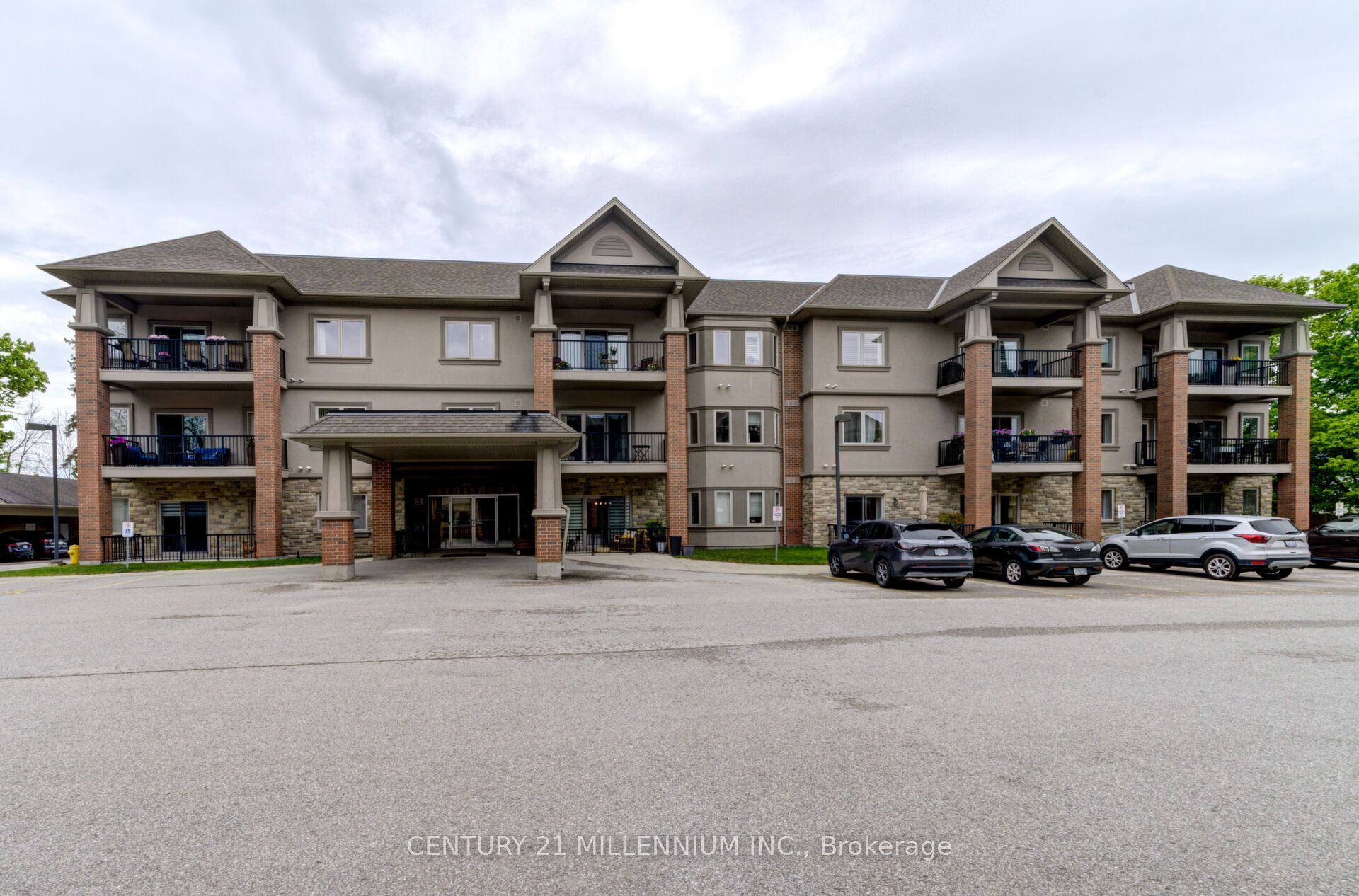 19a Yonge Street N 208 Property Photo 5