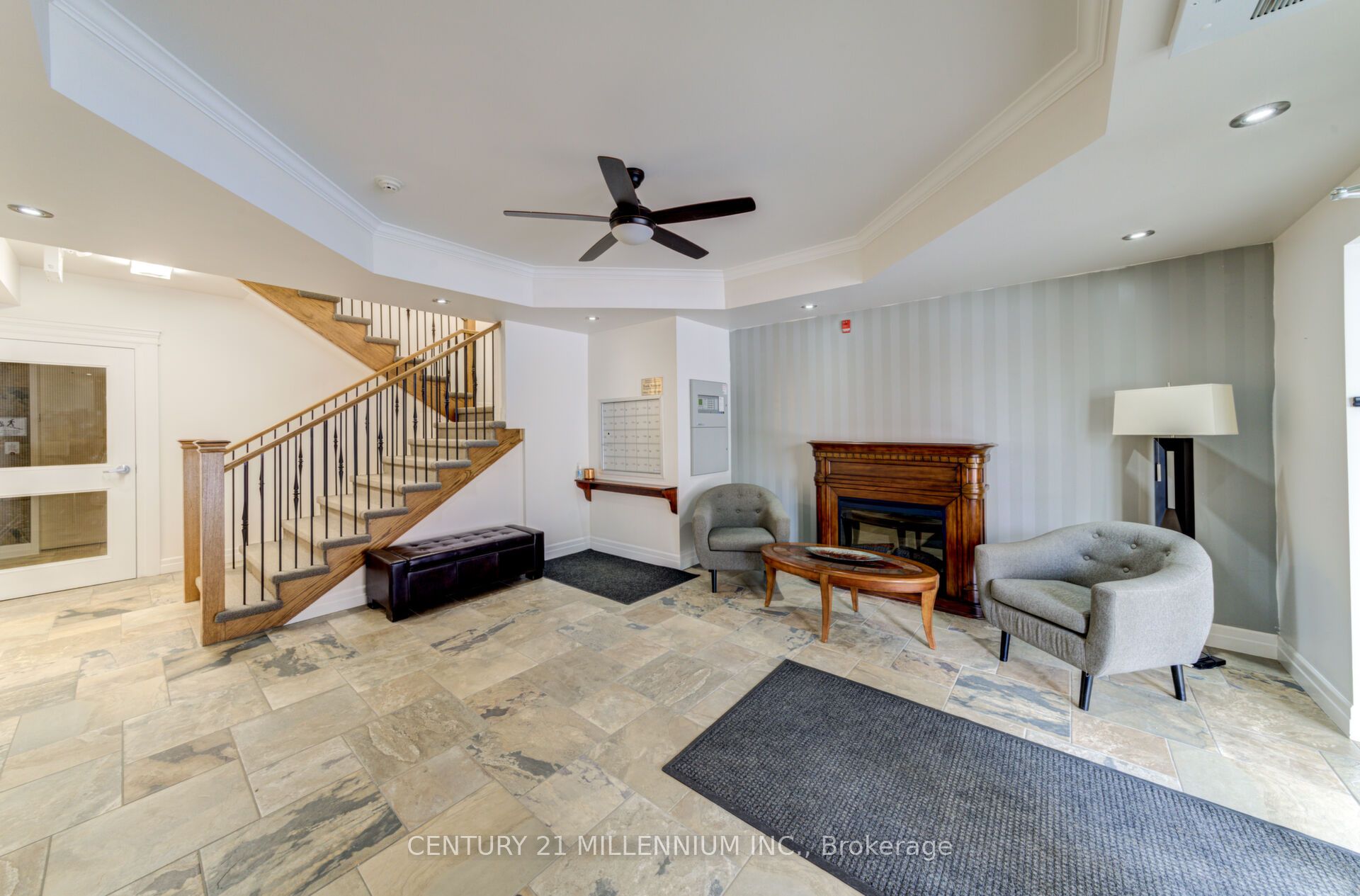 19a Yonge Street N 208 Property Photo 8
