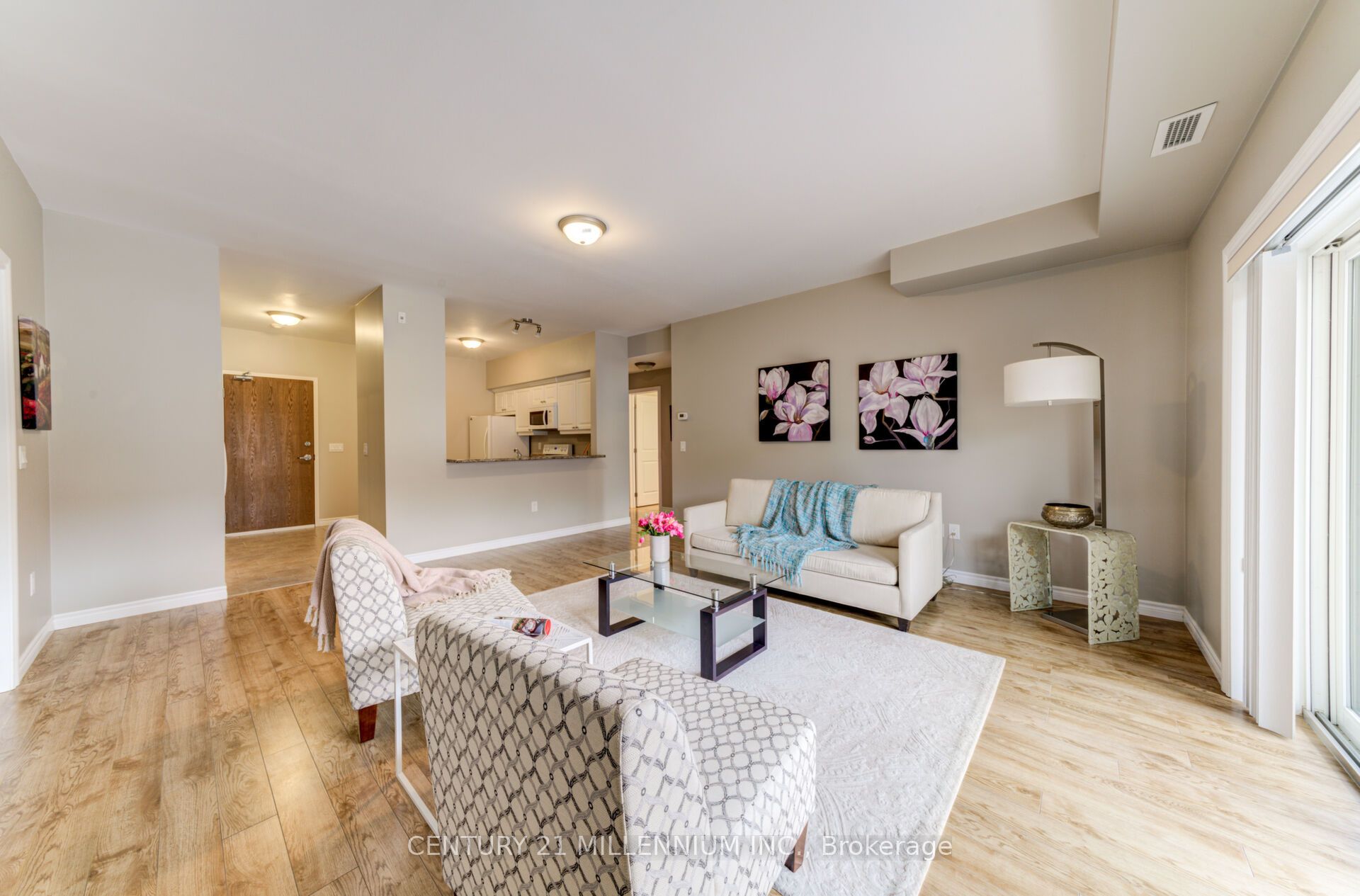 19a Yonge Street N 208 Property Photo 18