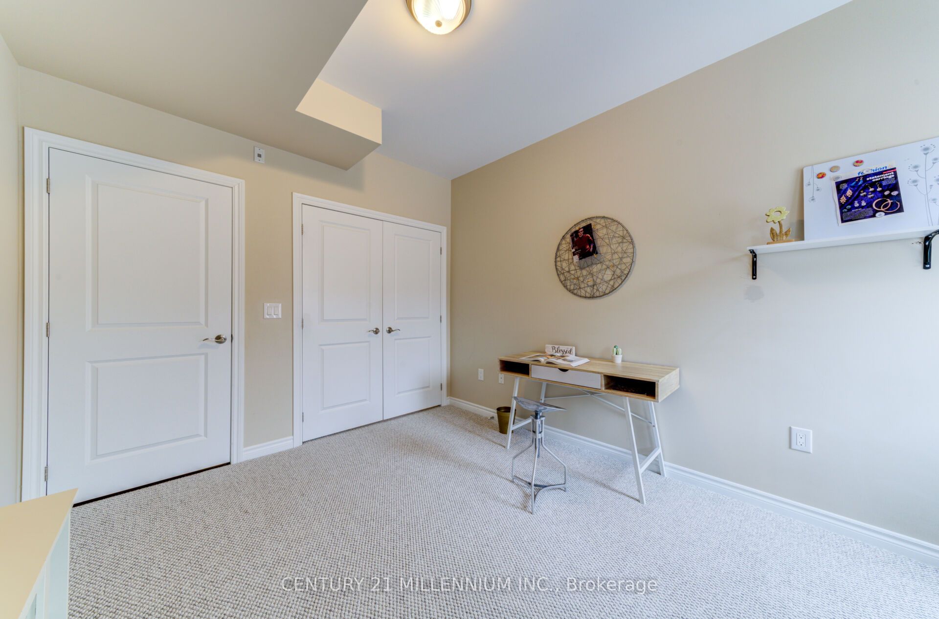 19a Yonge Street N 208 Property Photo 28