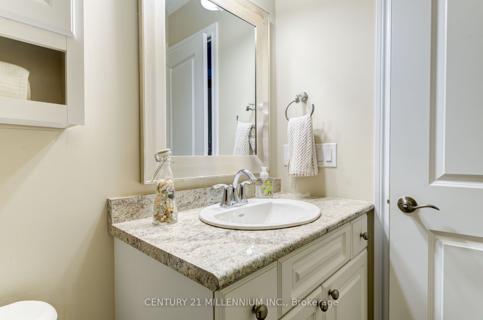 19a Yonge Street N 208 Property Photo 29