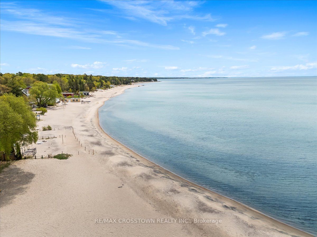 369 Balm Beach Road Property Photo 4