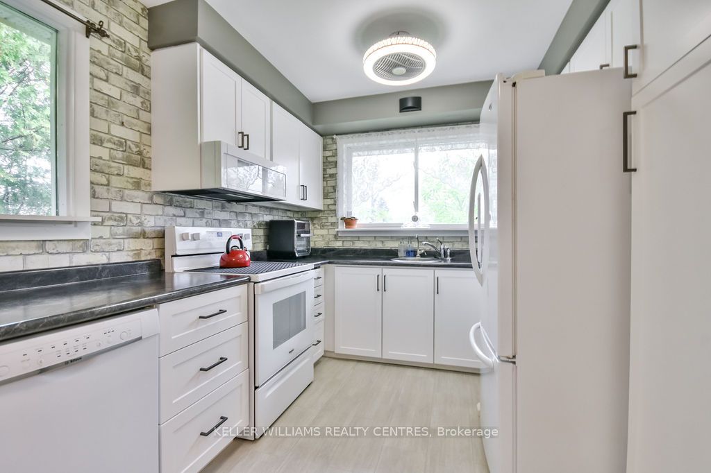 658 Manly Street Property Photo 8