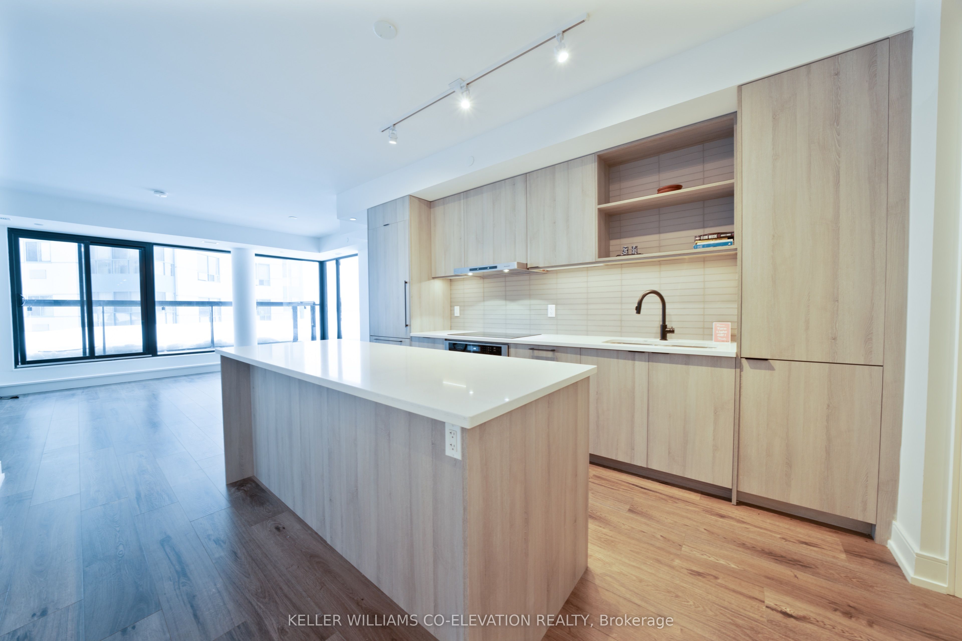 185 Dunlop Street E 414 Property Photo 1