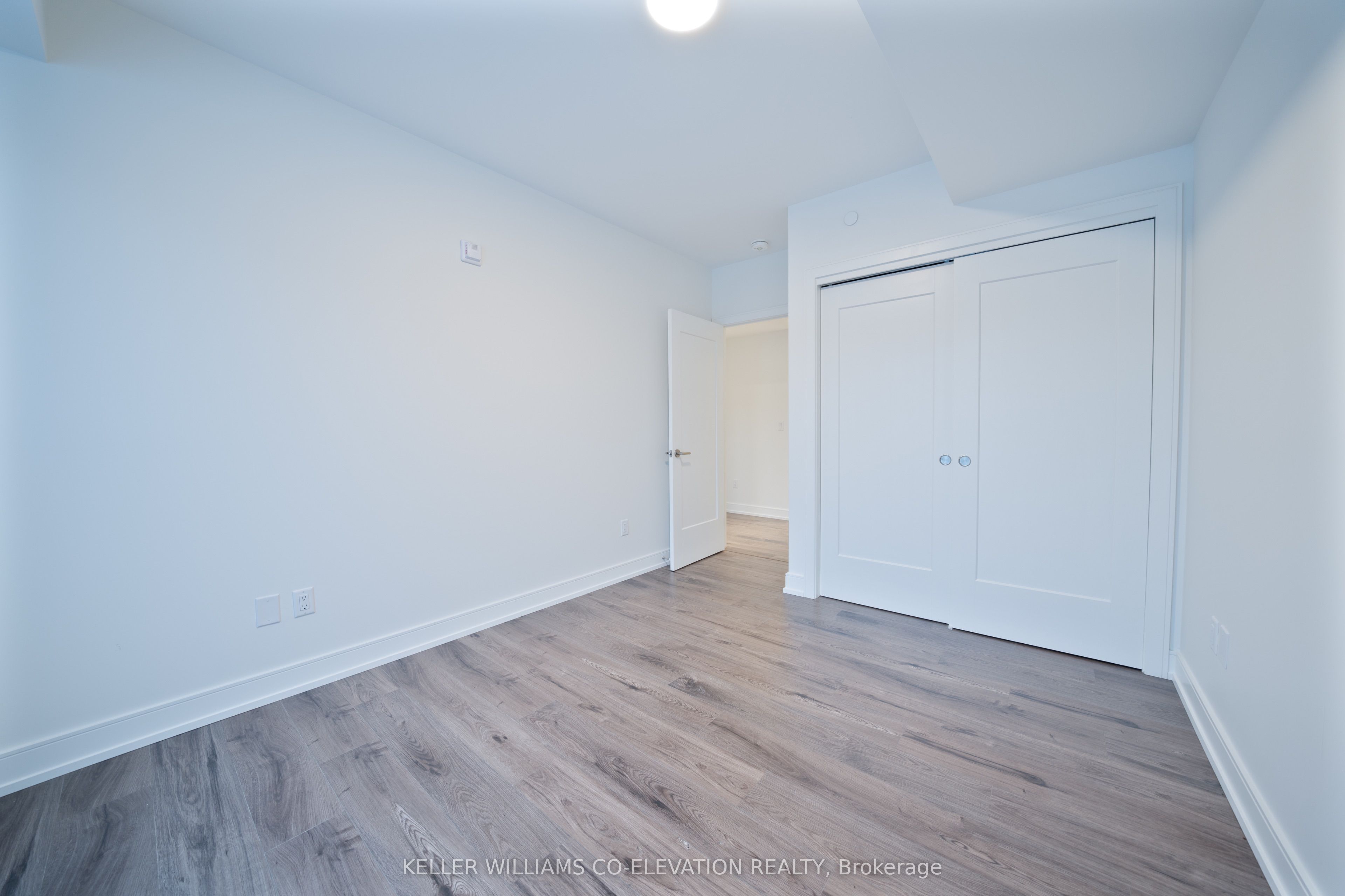 185 Dunlop Street E 414 Property Photo 7