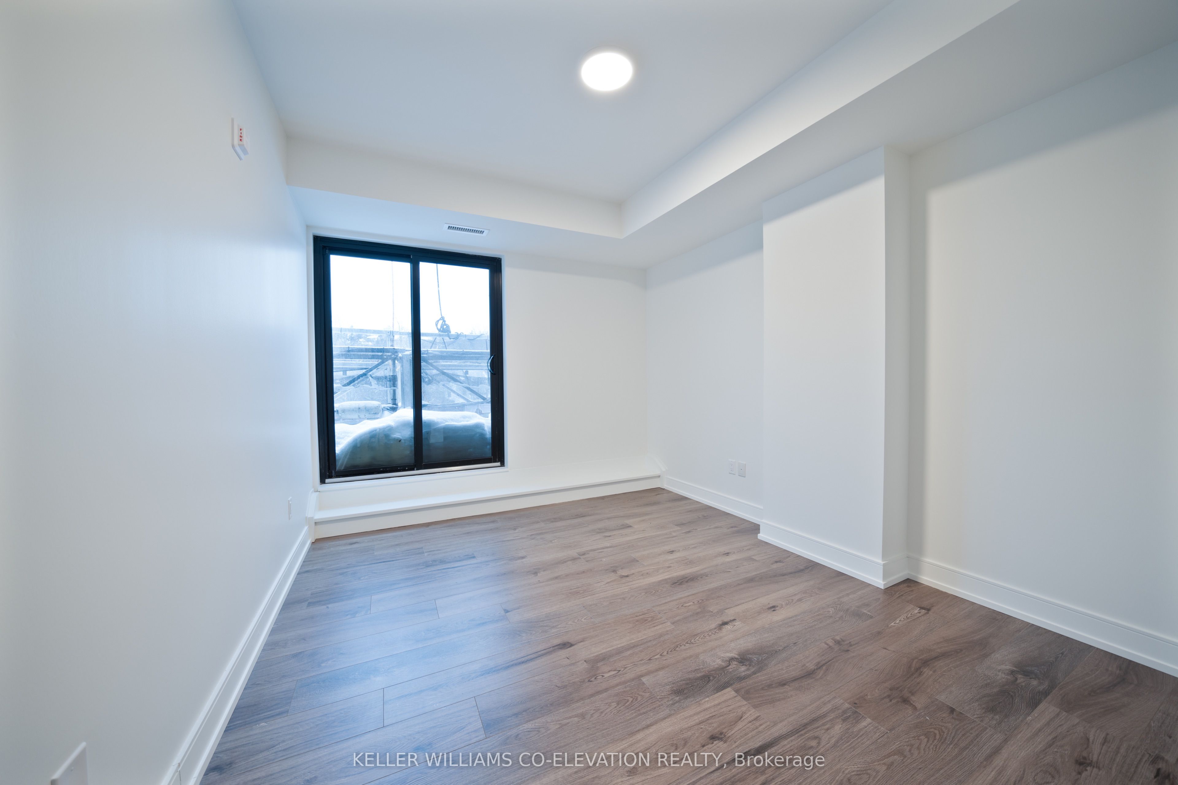 185 Dunlop Street E 414 Property Photo 8