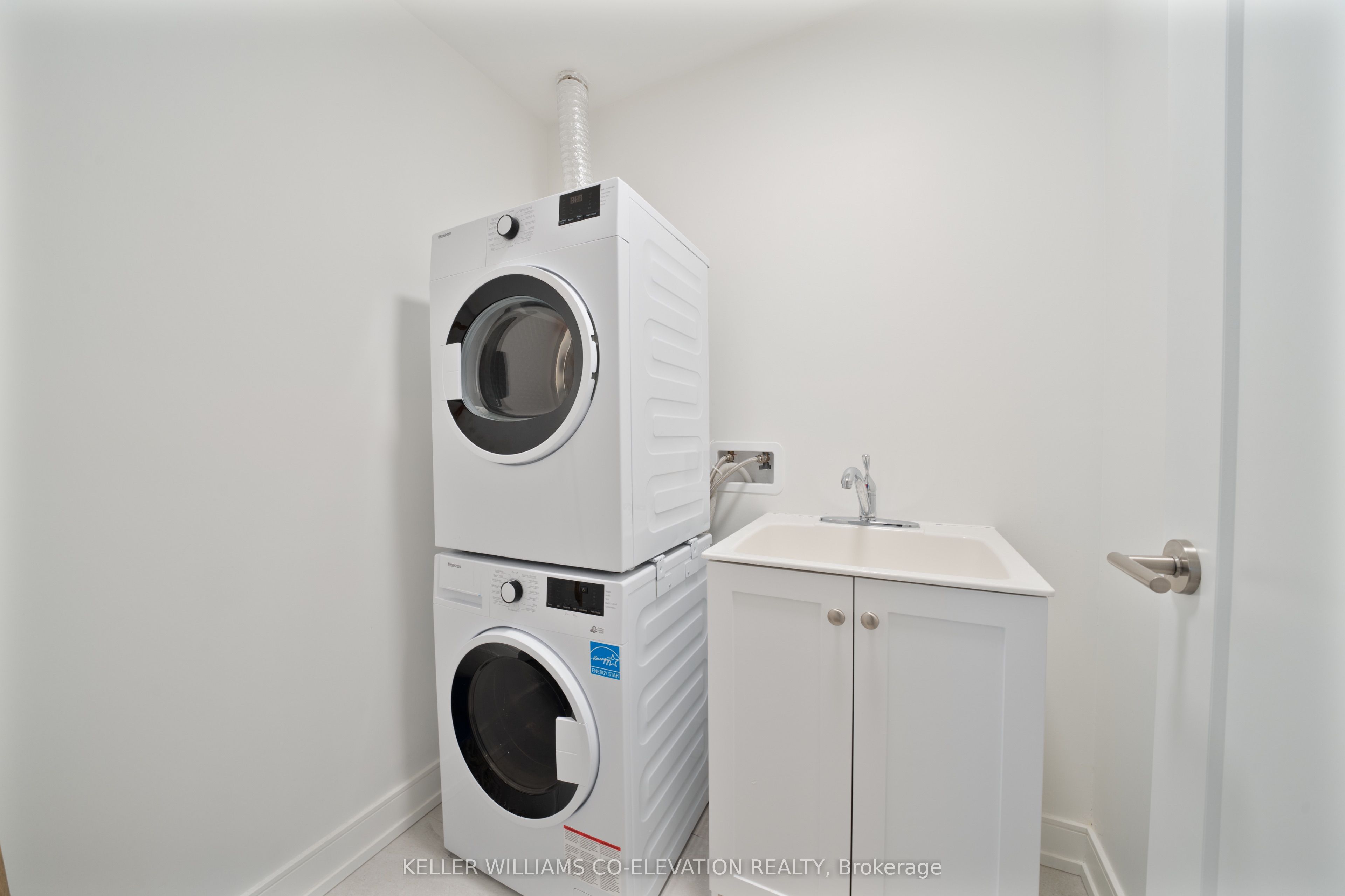 185 Dunlop Street E 414 Property Photo 17