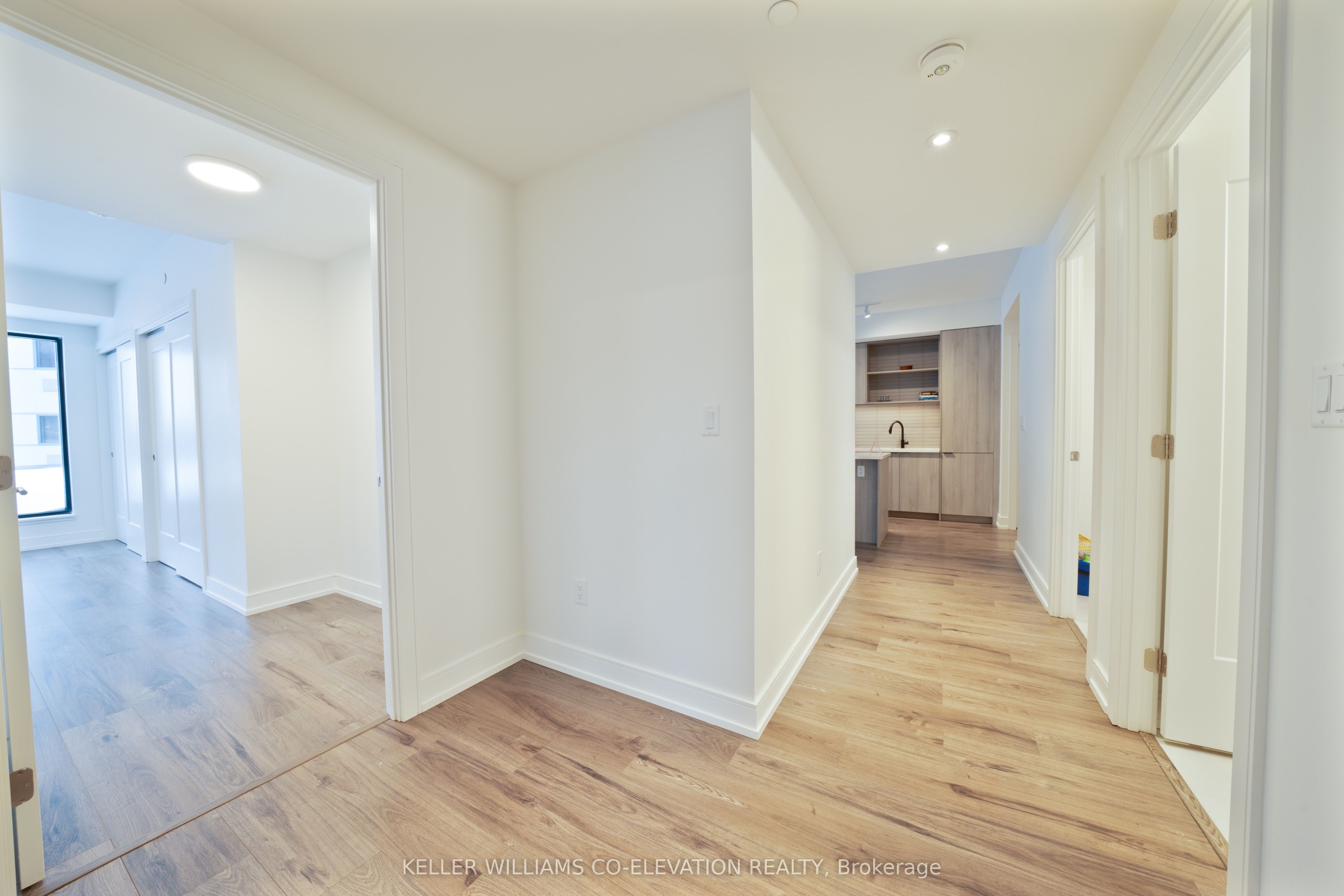 185 Dunlop Street E 414 Property Photo 19