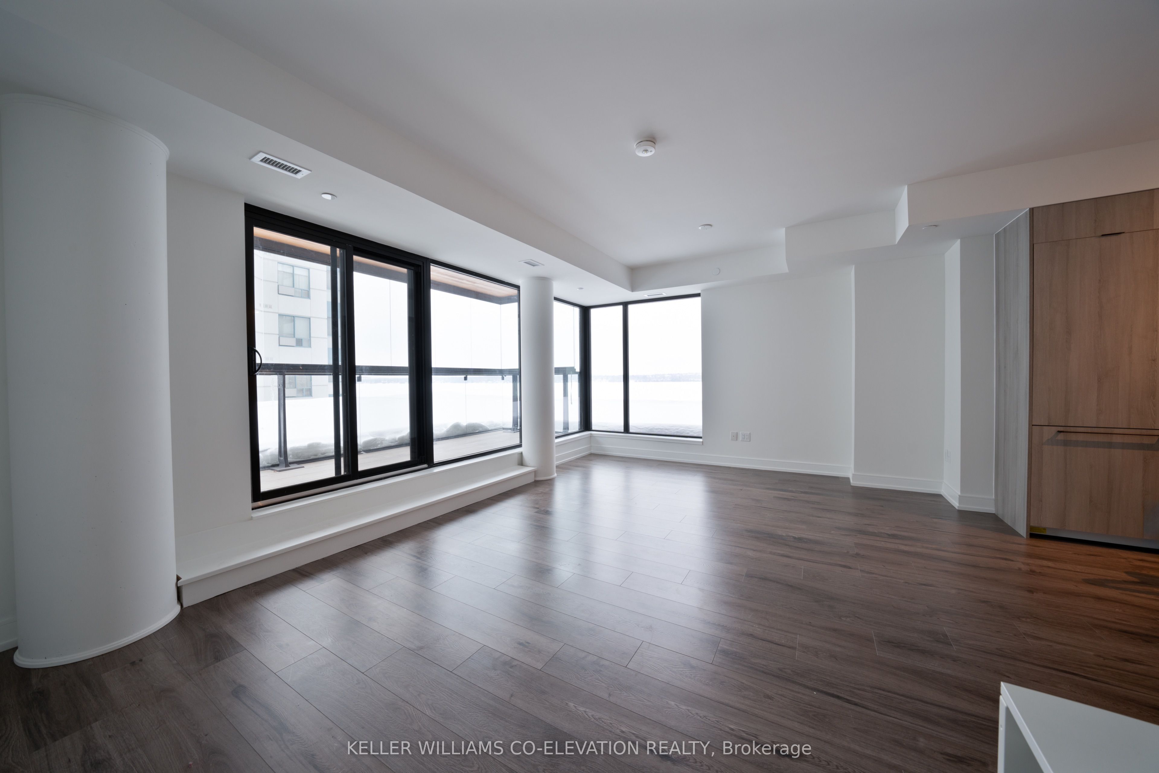 185 Dunlop Street E 414 Property Photo 22