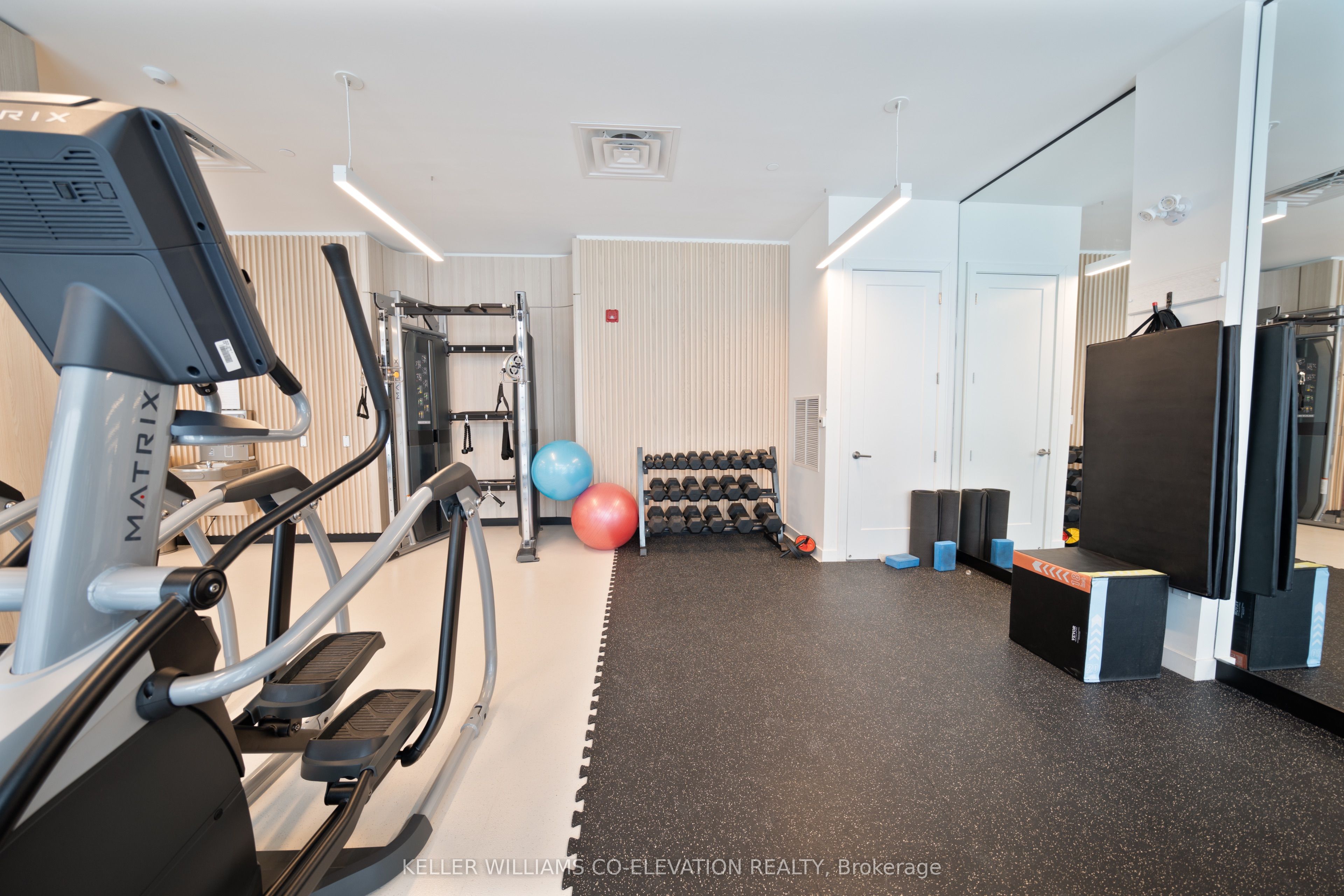 185 Dunlop Street E 414 Property Photo 28