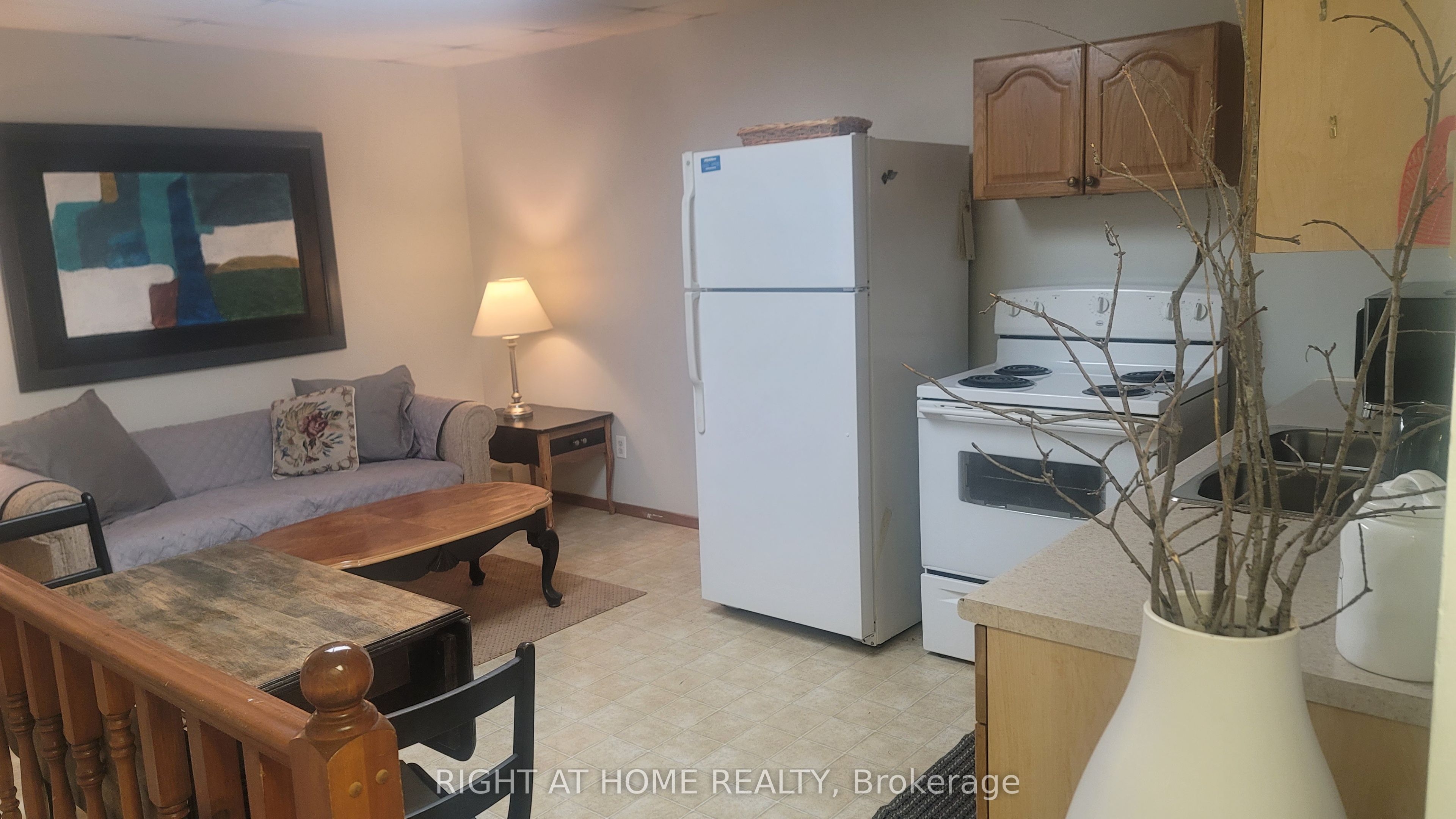 3394 Muskoka St Property Photo 20