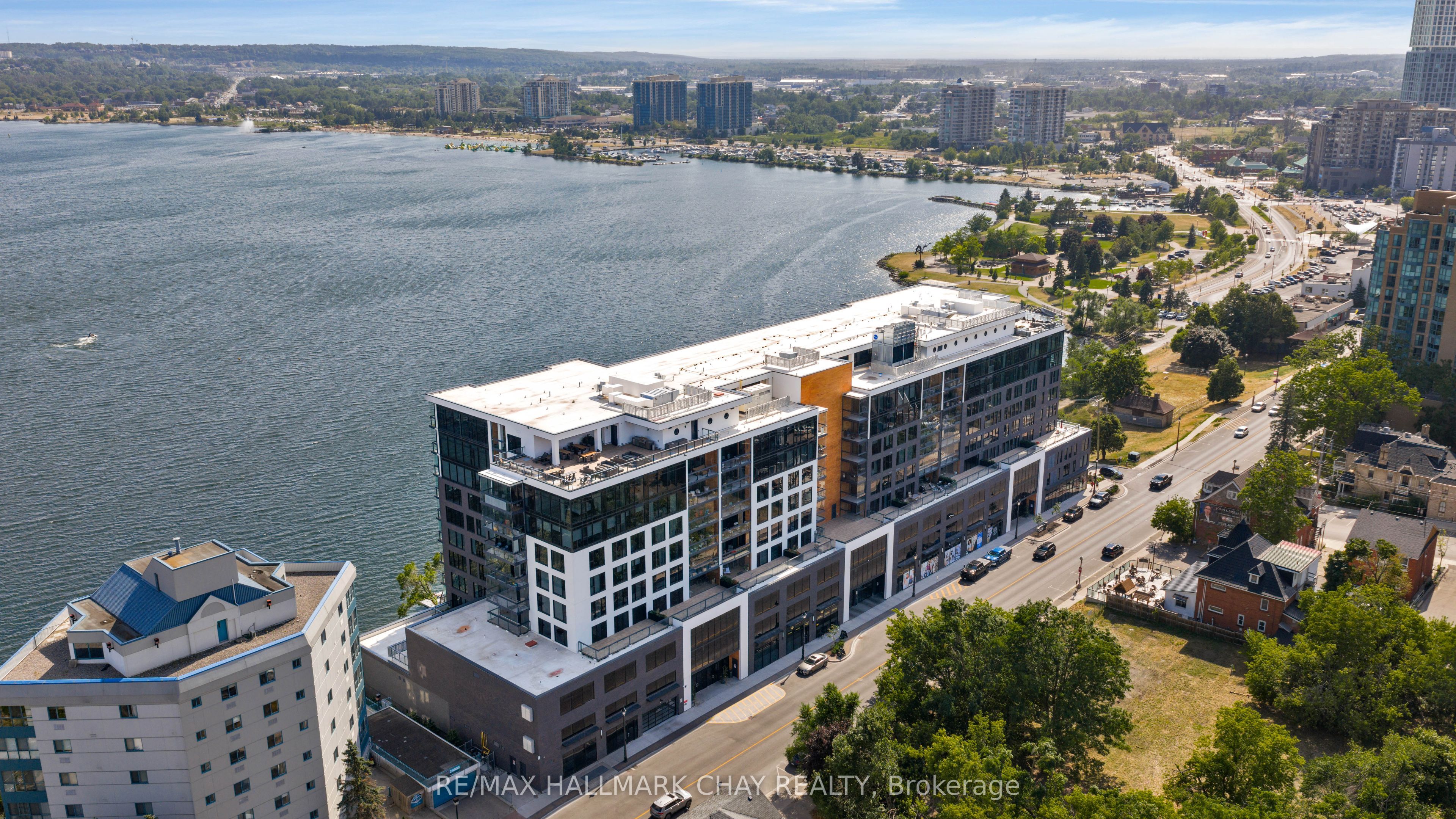 185 Dunlop Street E 521 Property Photo 2