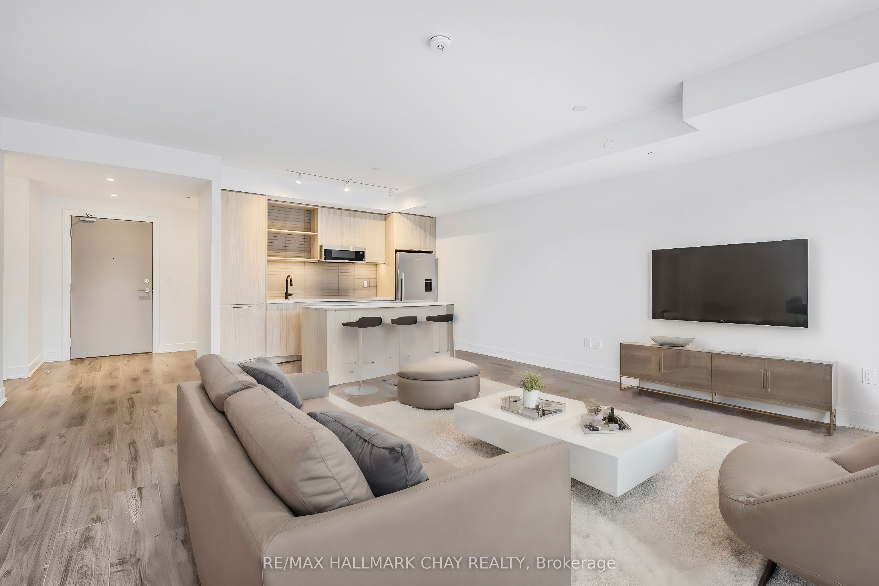 185 Dunlop Street E 521 Property Photo 5