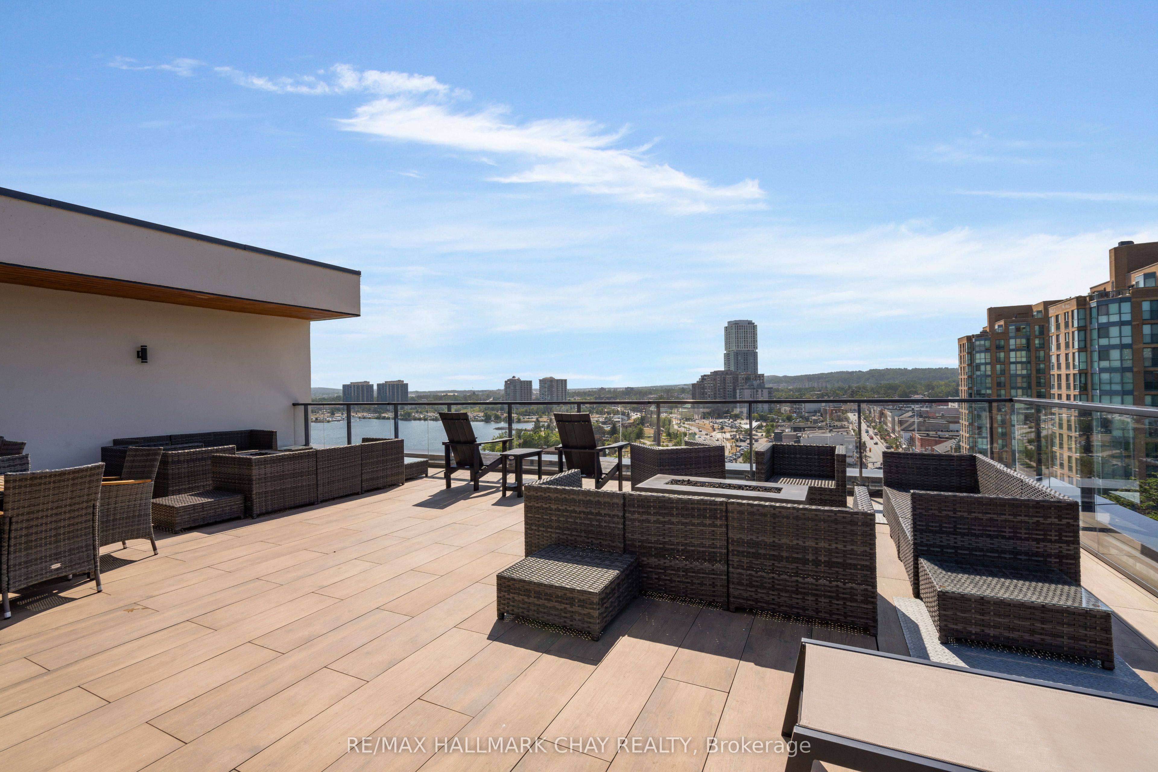 185 Dunlop Street E 521 Property Photo 10