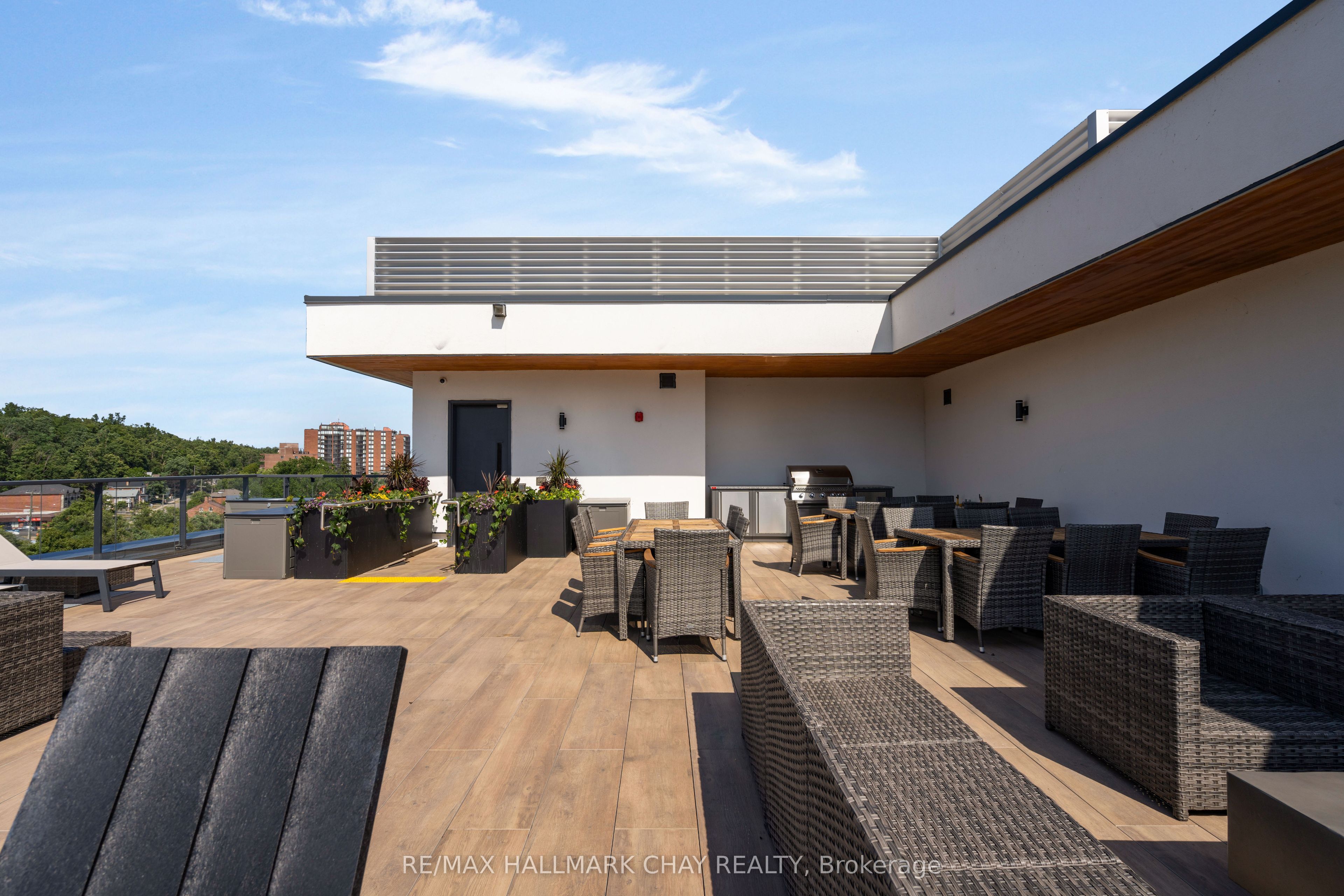 185 Dunlop Street E 521 Property Photo 11