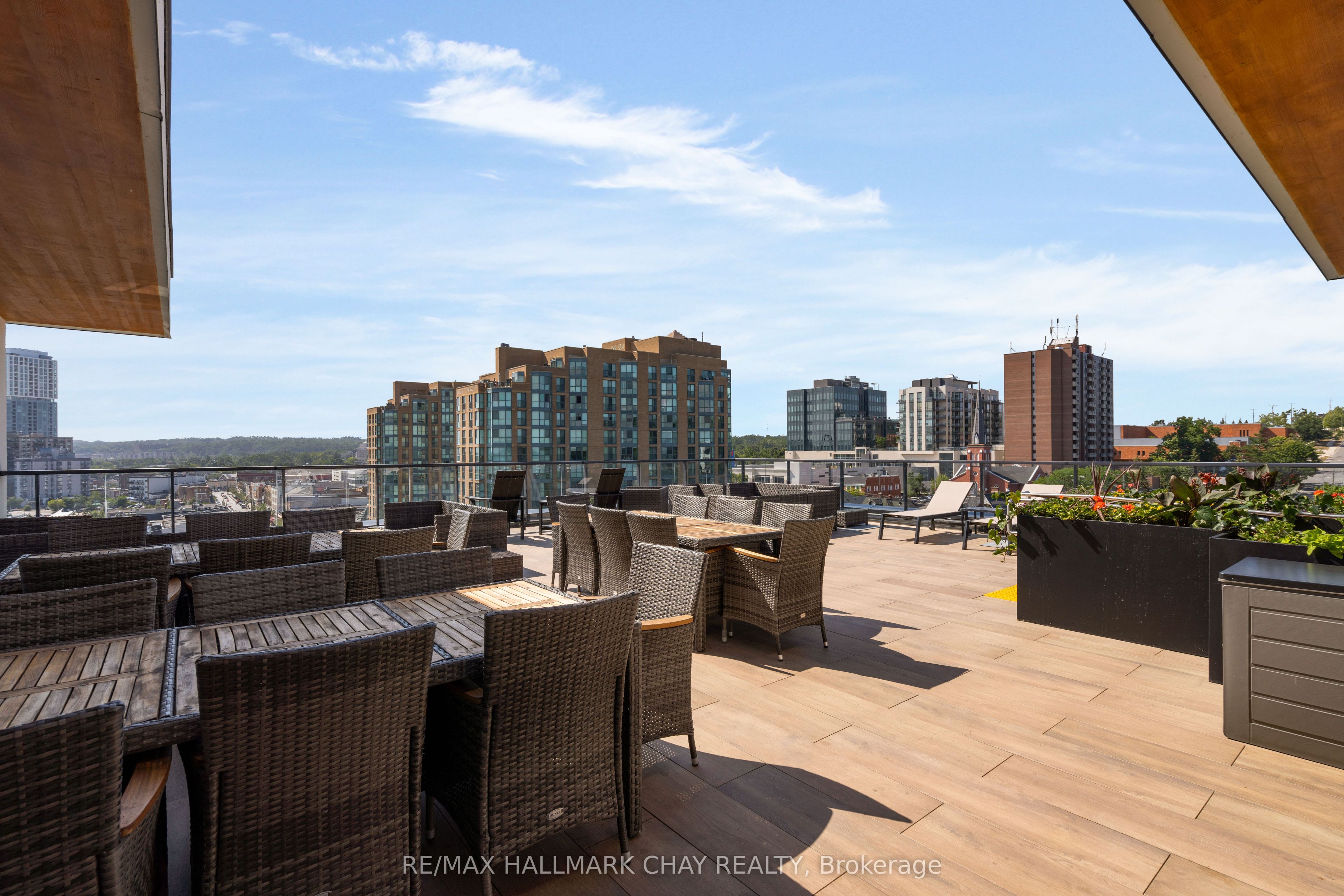 185 Dunlop Street E 521 Property Photo 12