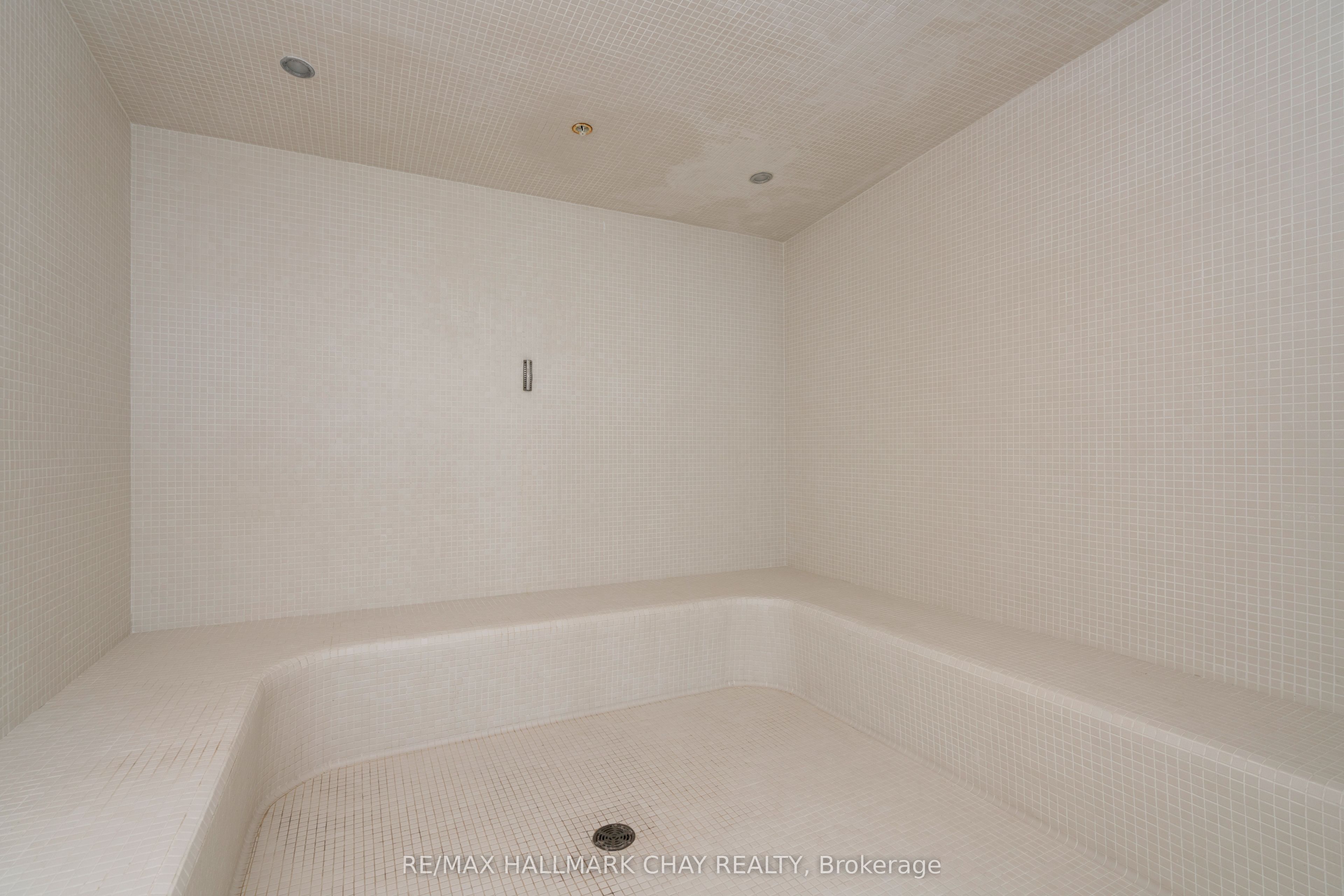 185 Dunlop Street E 521 Property Photo 21