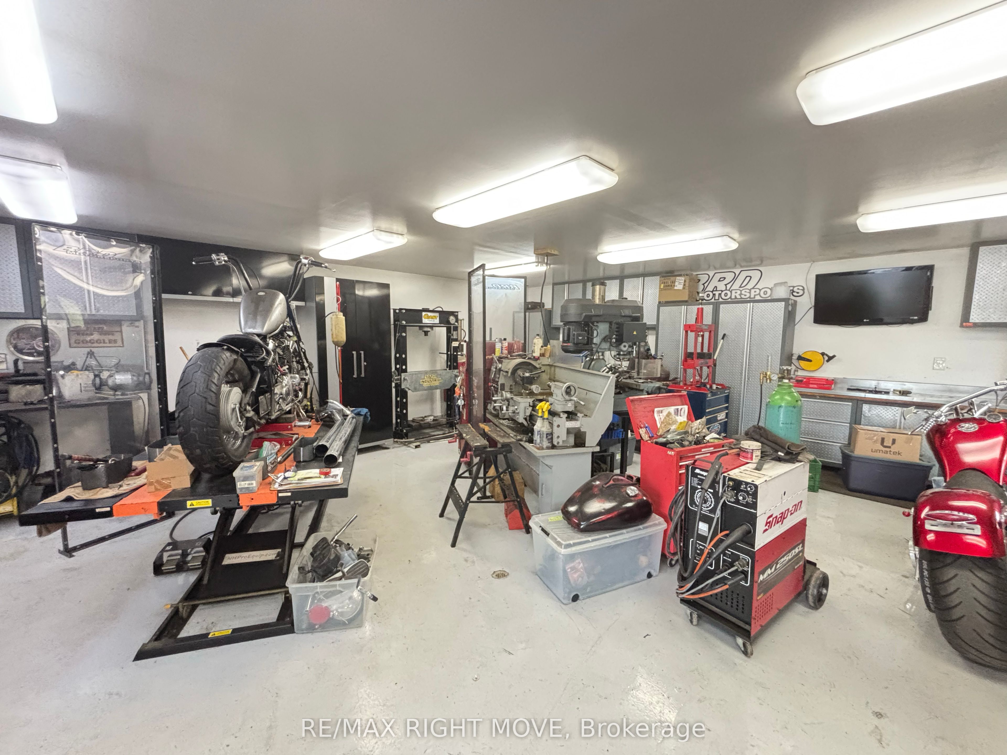 8806 12 Highway Property Photo 7
