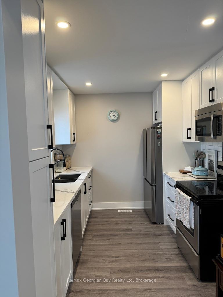 334 Rose Crescent Property Photo 10