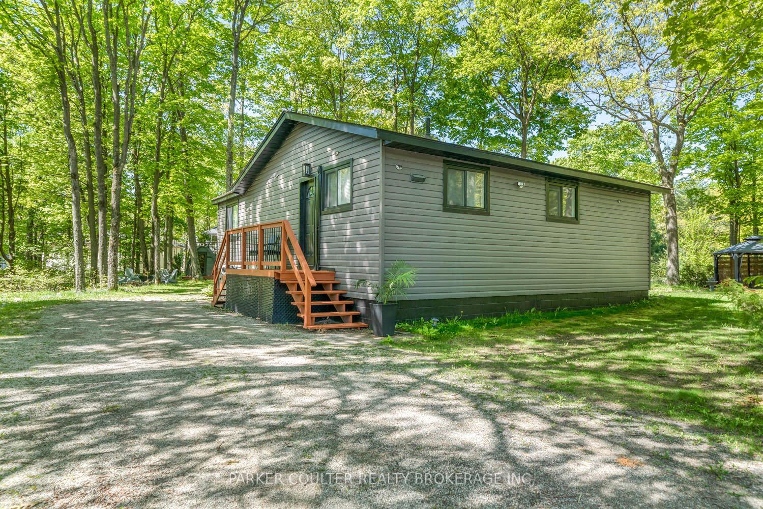 9 Tall Pines Drive Property Photo 1
