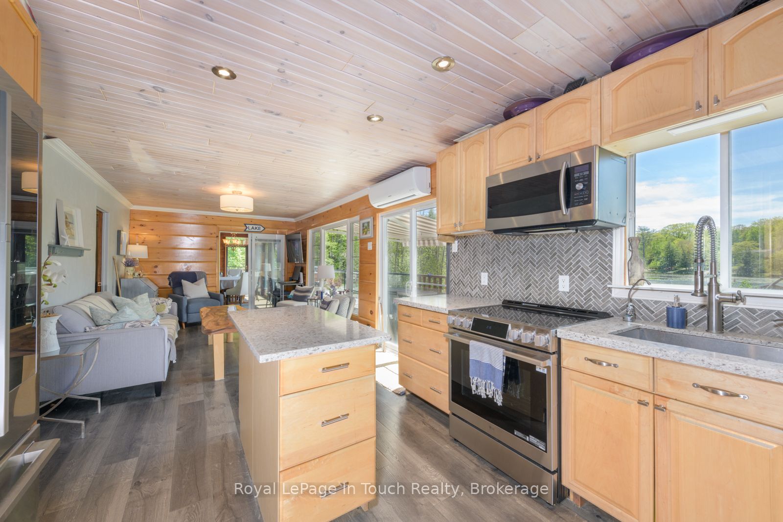 2804 Janes Lane Property Photo 4