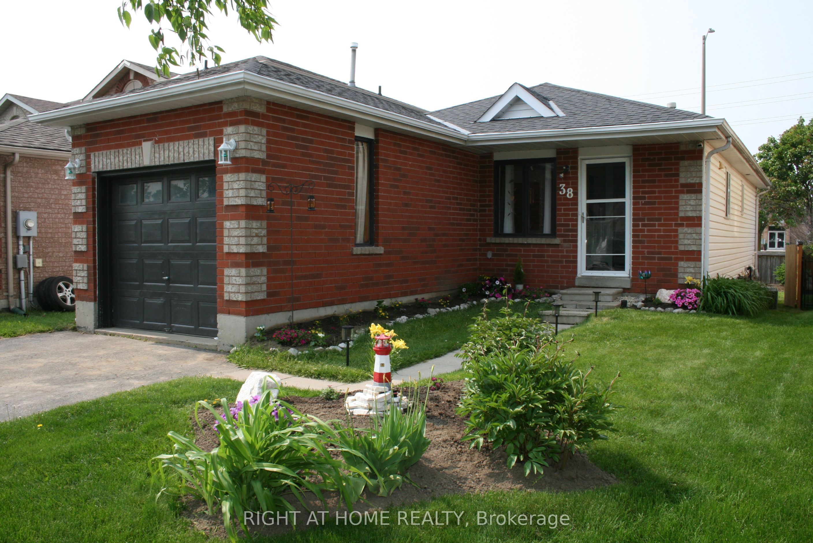 38 Garibaldi Drive Property Photo 1