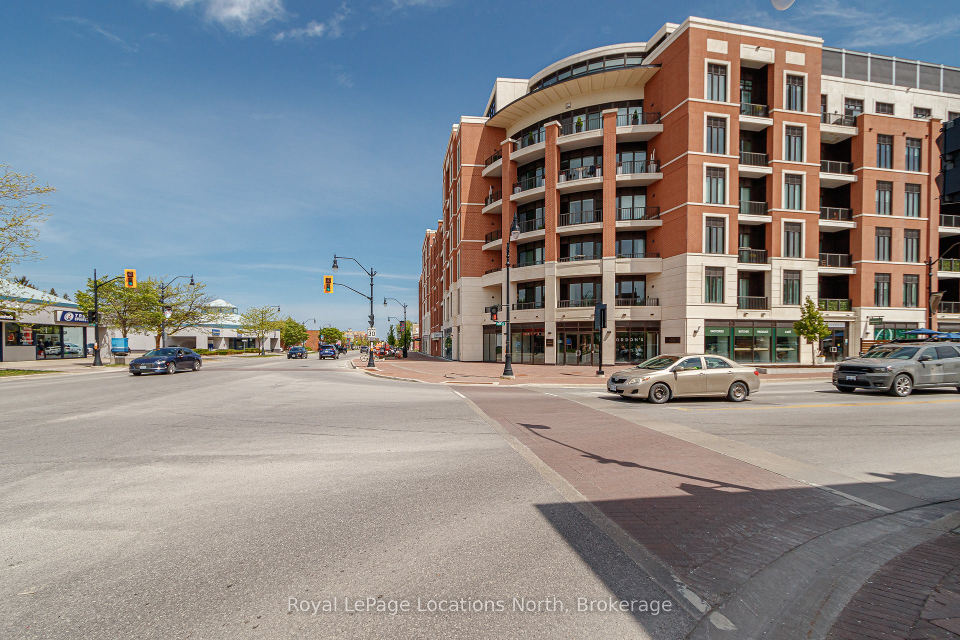 1 Hurontario St Property Photo 1