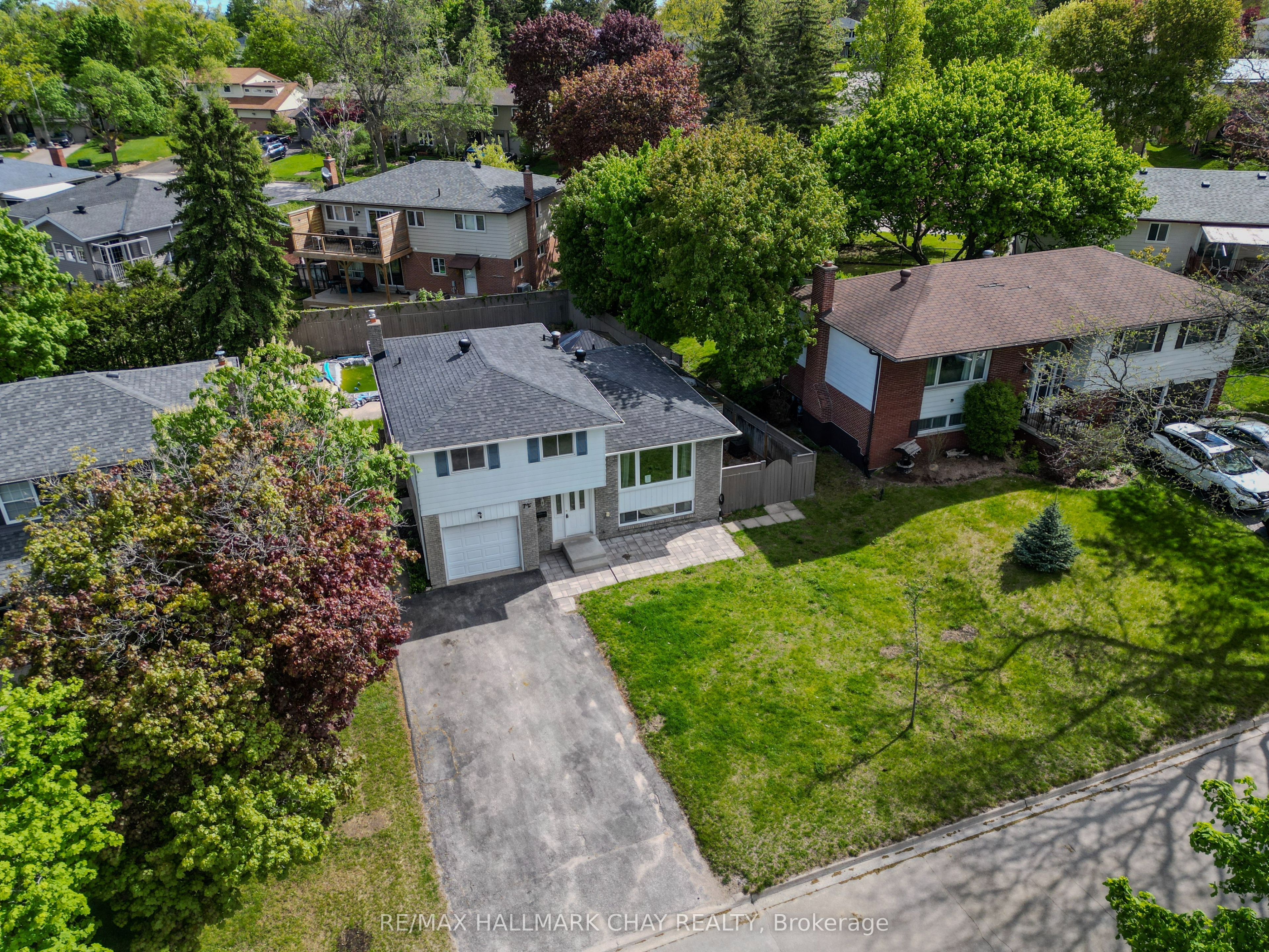 72 Jane Crescent Property Photo 2