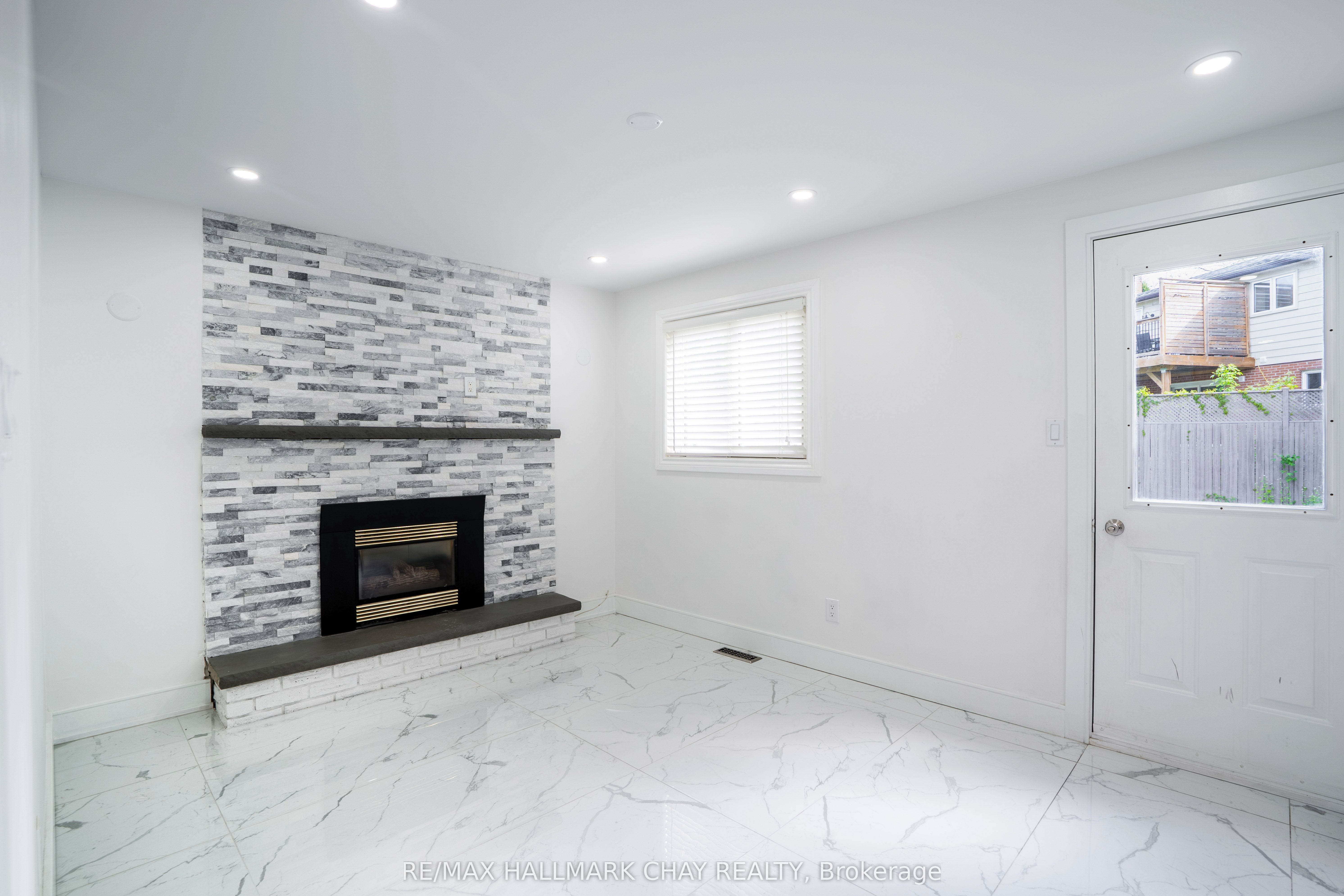 72 Jane Crescent Property Photo 6