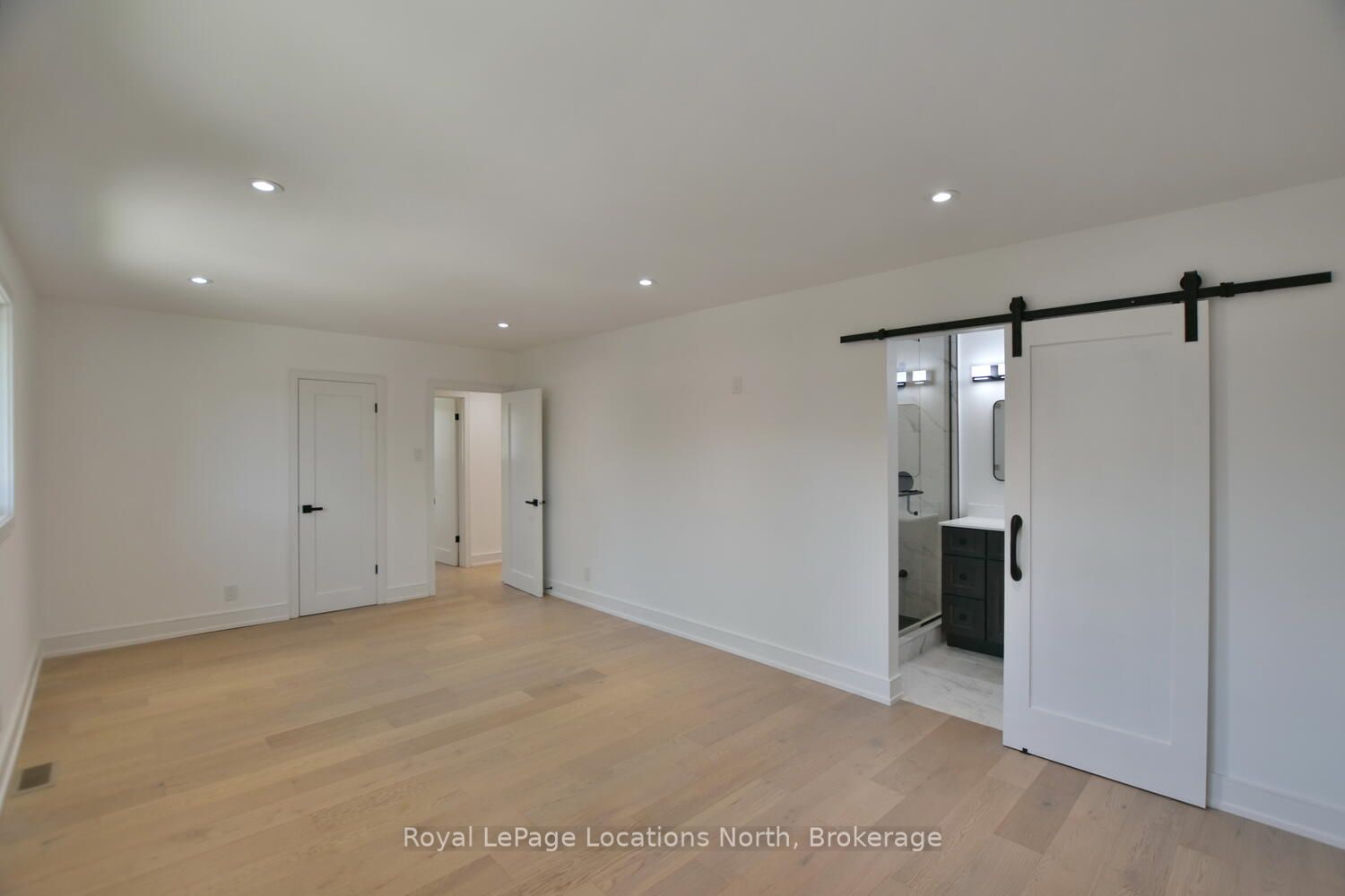 492 Birch Street Property Photo 32
