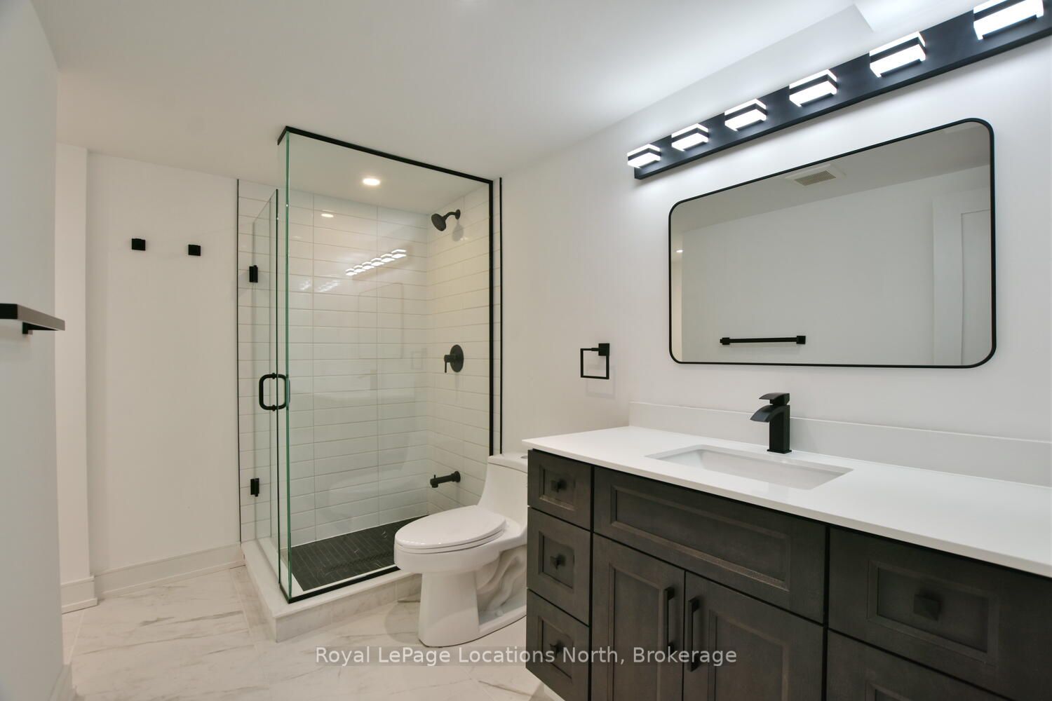 492 Birch Street Property Photo 43