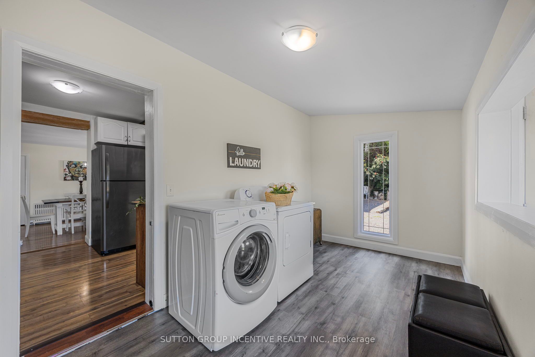 665 4 Line S Property Photo 29
