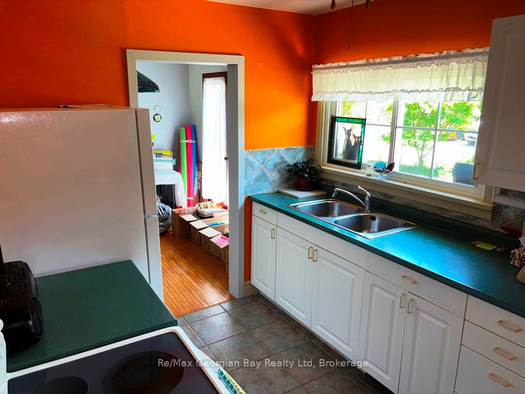 1 Gray Street Property Photo 2