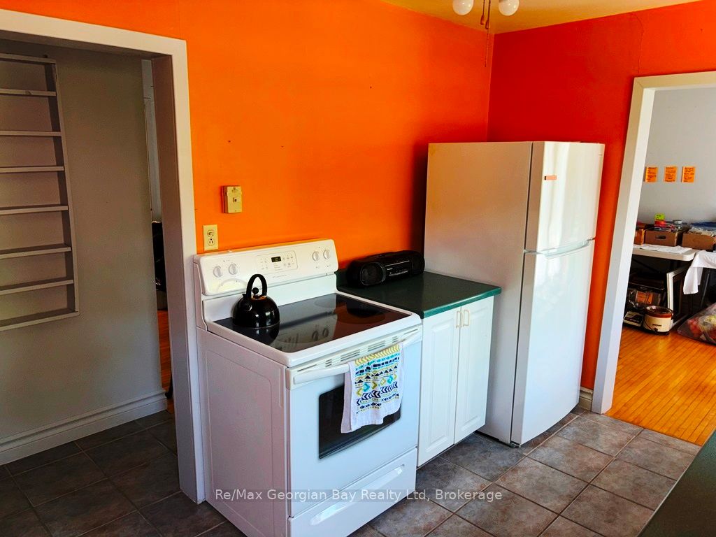 1 Gray Street Property Photo 3