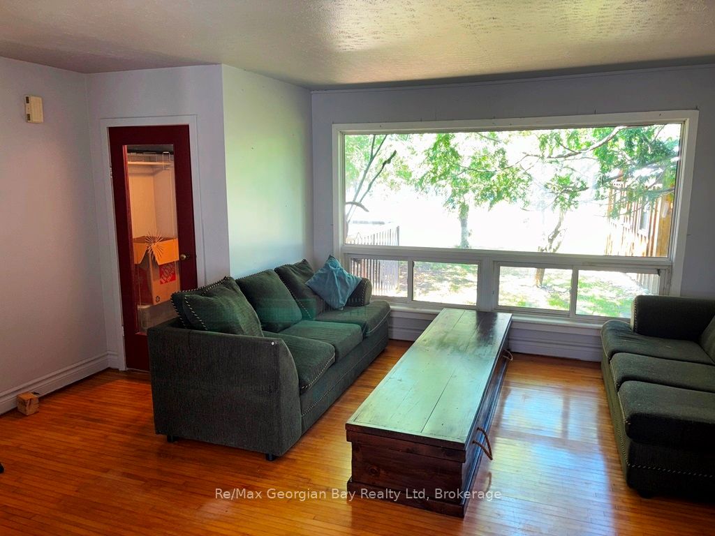 1 Gray Street Property Photo 4