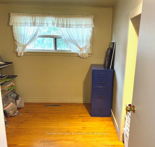 1 Gray Street Property Photo 6