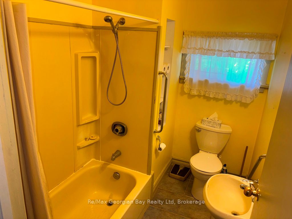 1 Gray Street Property Photo 7