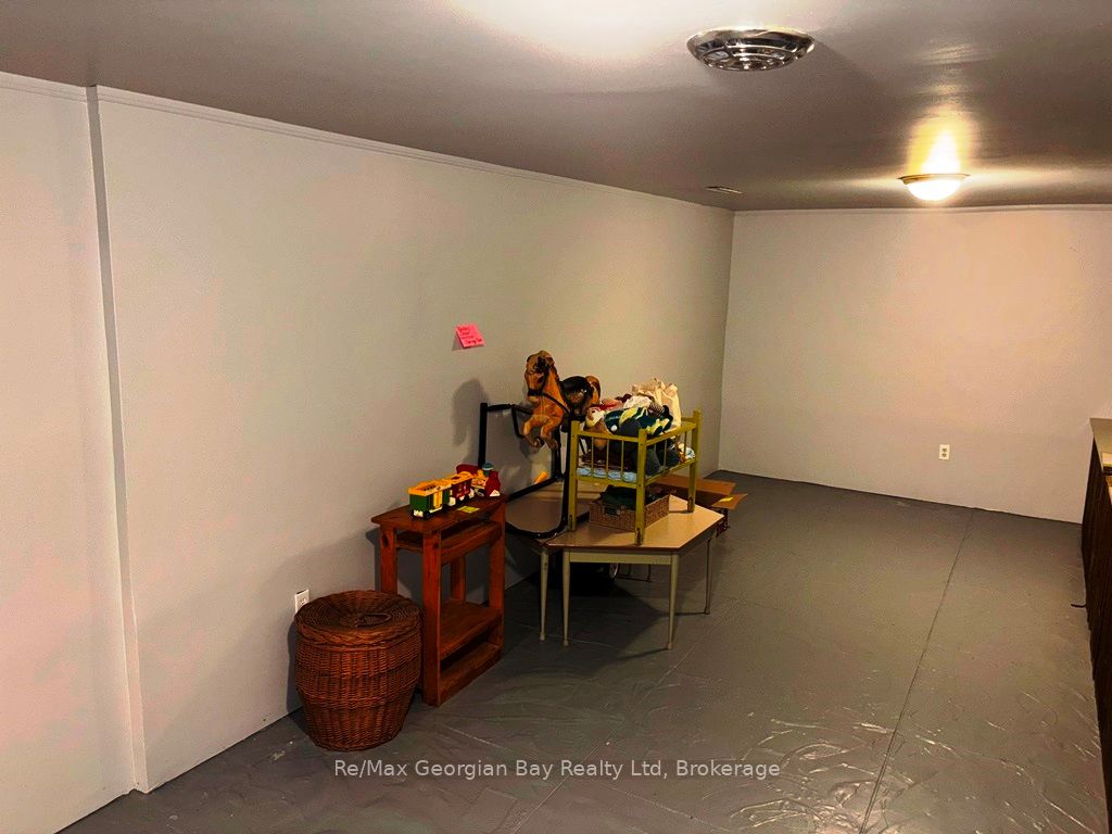 1 Gray Street Property Photo 9
