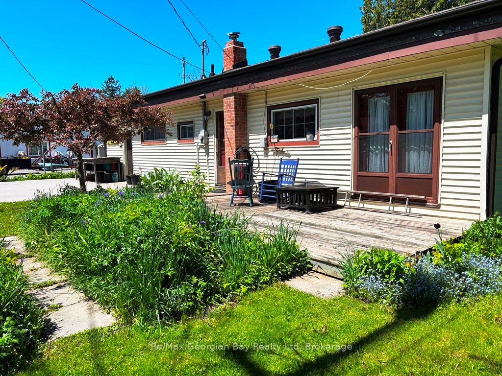 1 Gray Street Property Photo 14