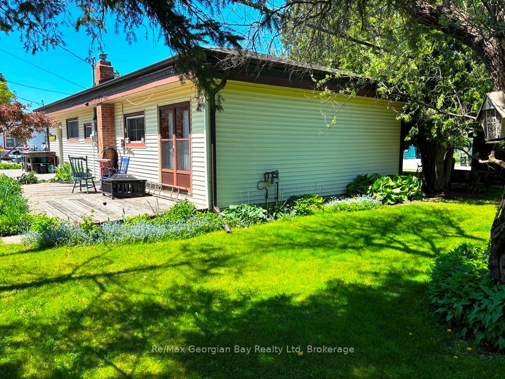 1 Gray Street Property Photo 15