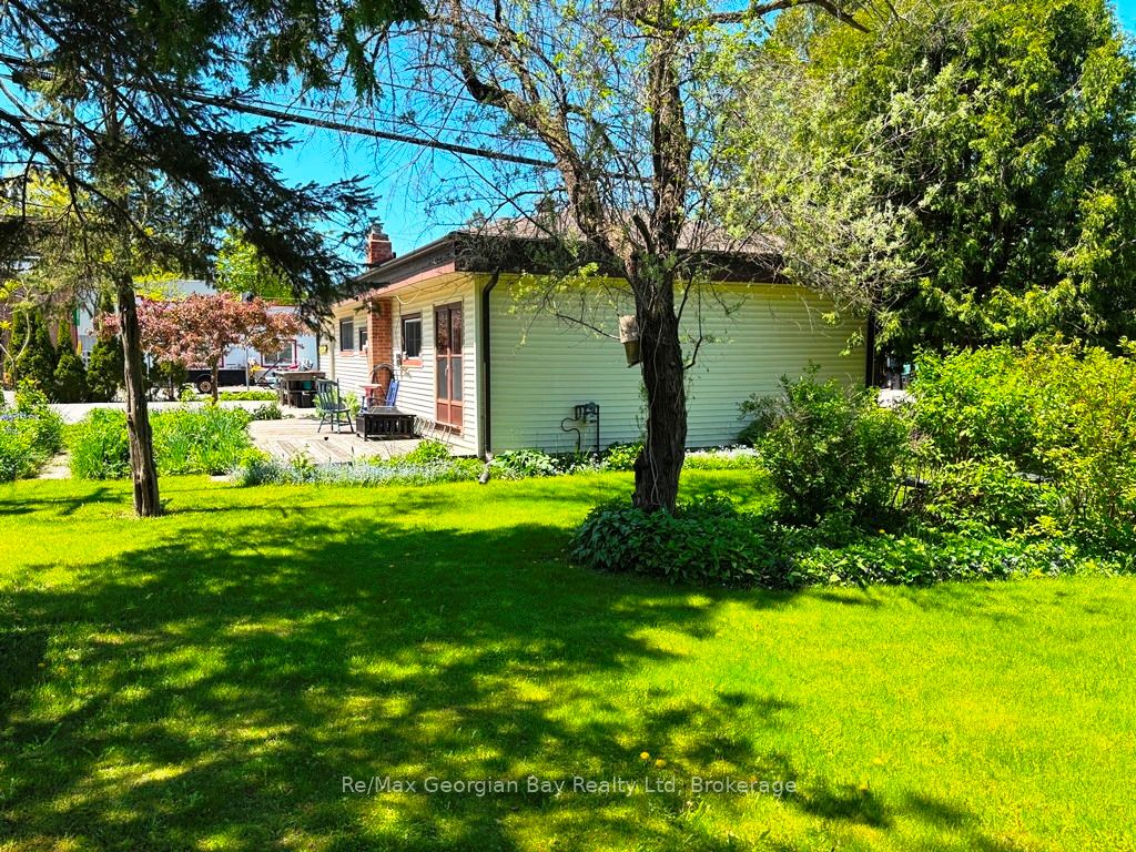1 Gray Street Property Photo 16