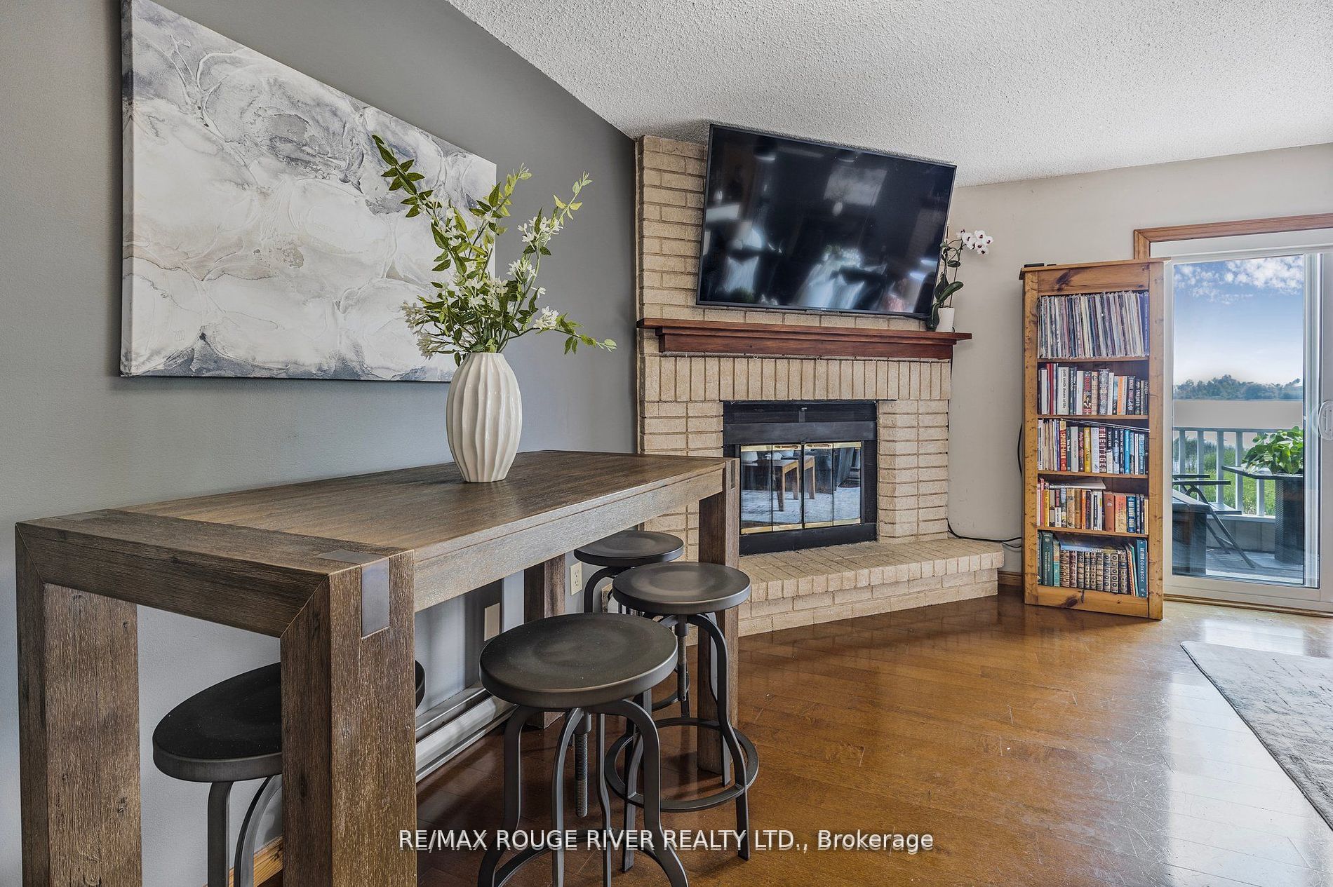 8 Ramblings Way 121 Property Photo 4