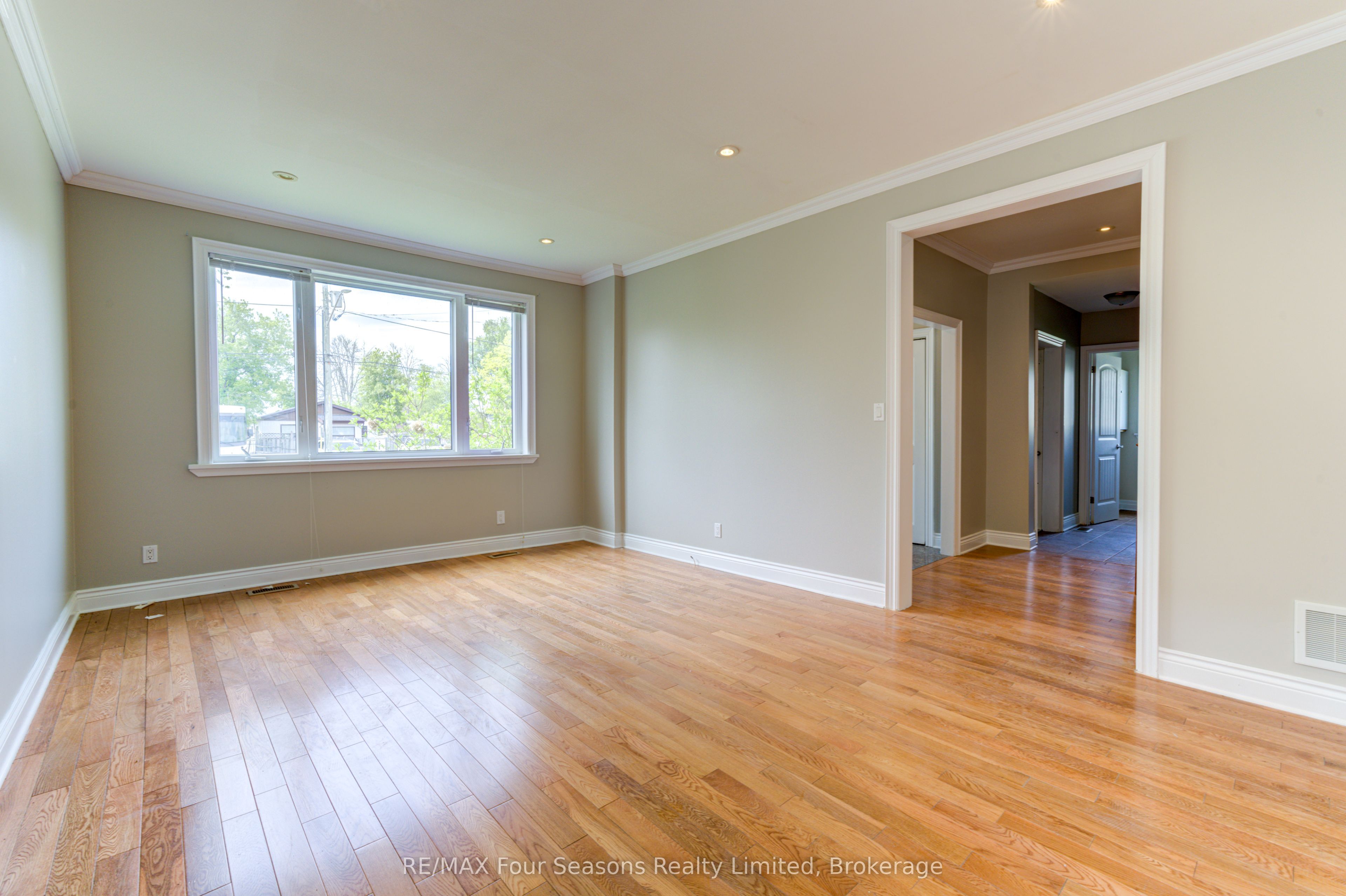 243 River Road Property Photo 9