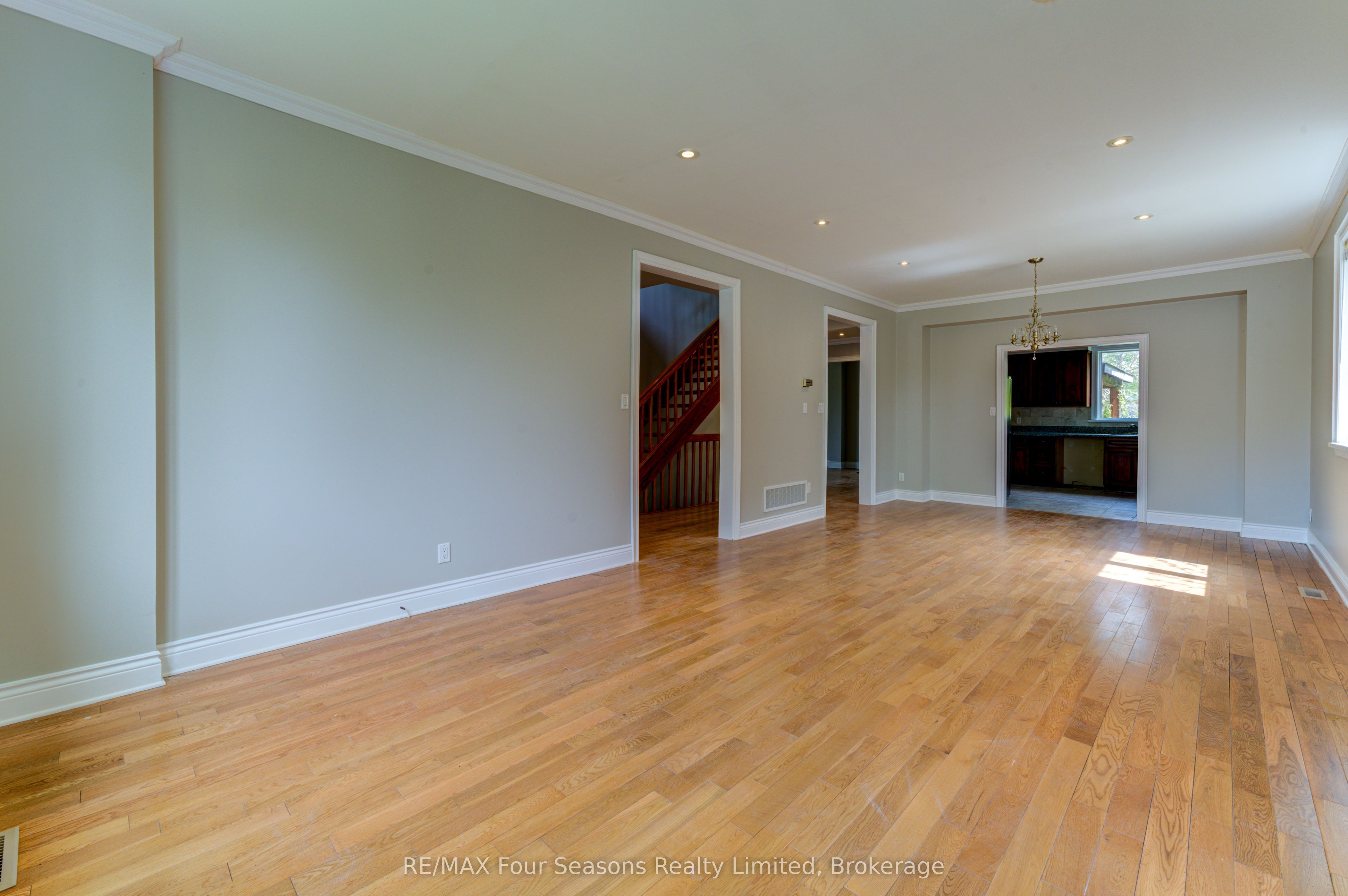 243 River Road Property Photo 10