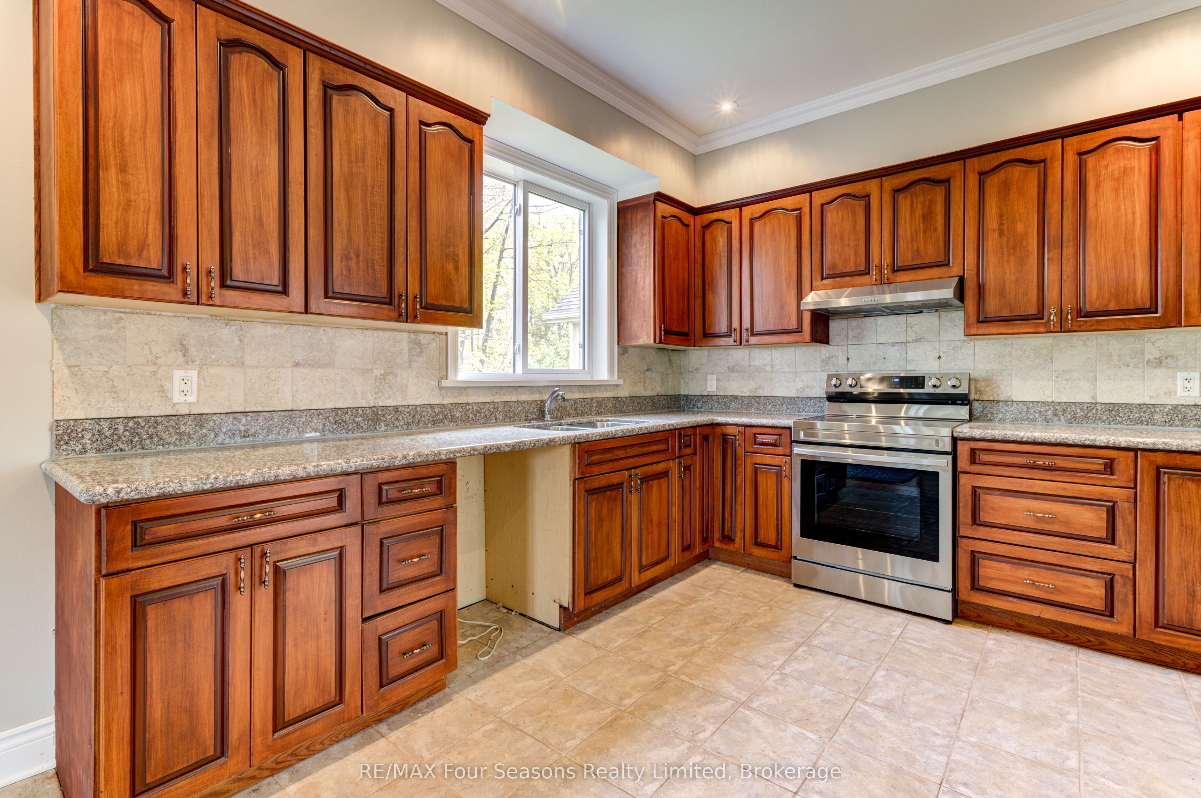 243 River Road Property Photo 12