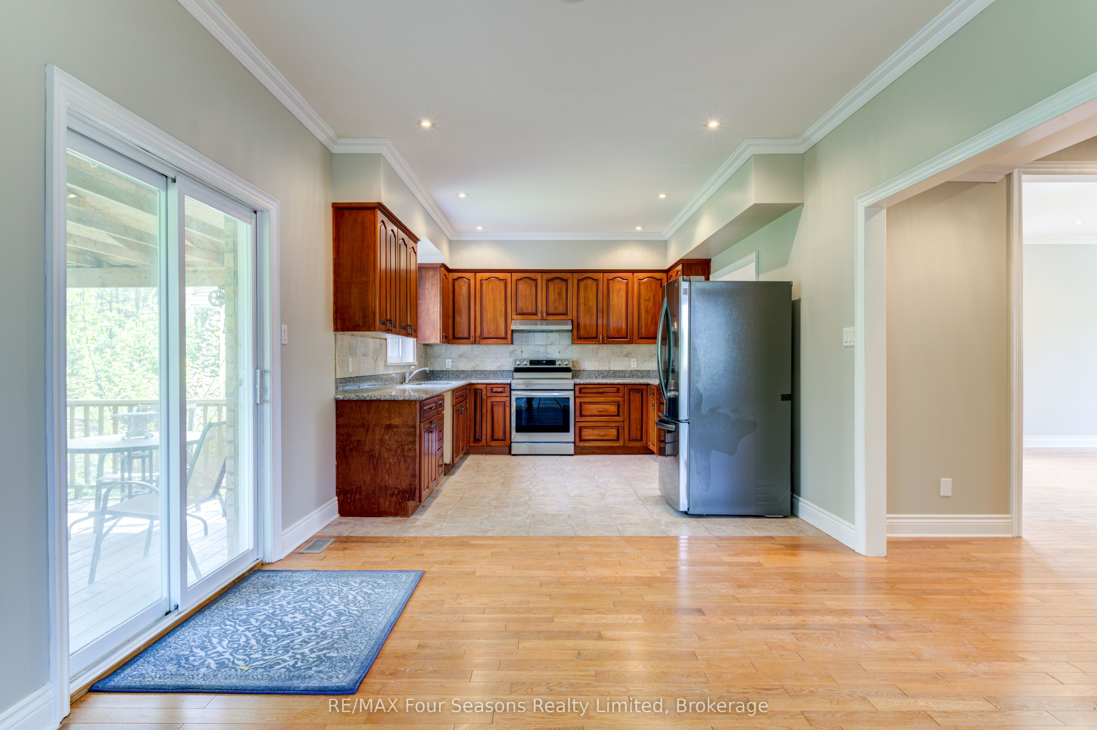 243 River Road Property Photo 15