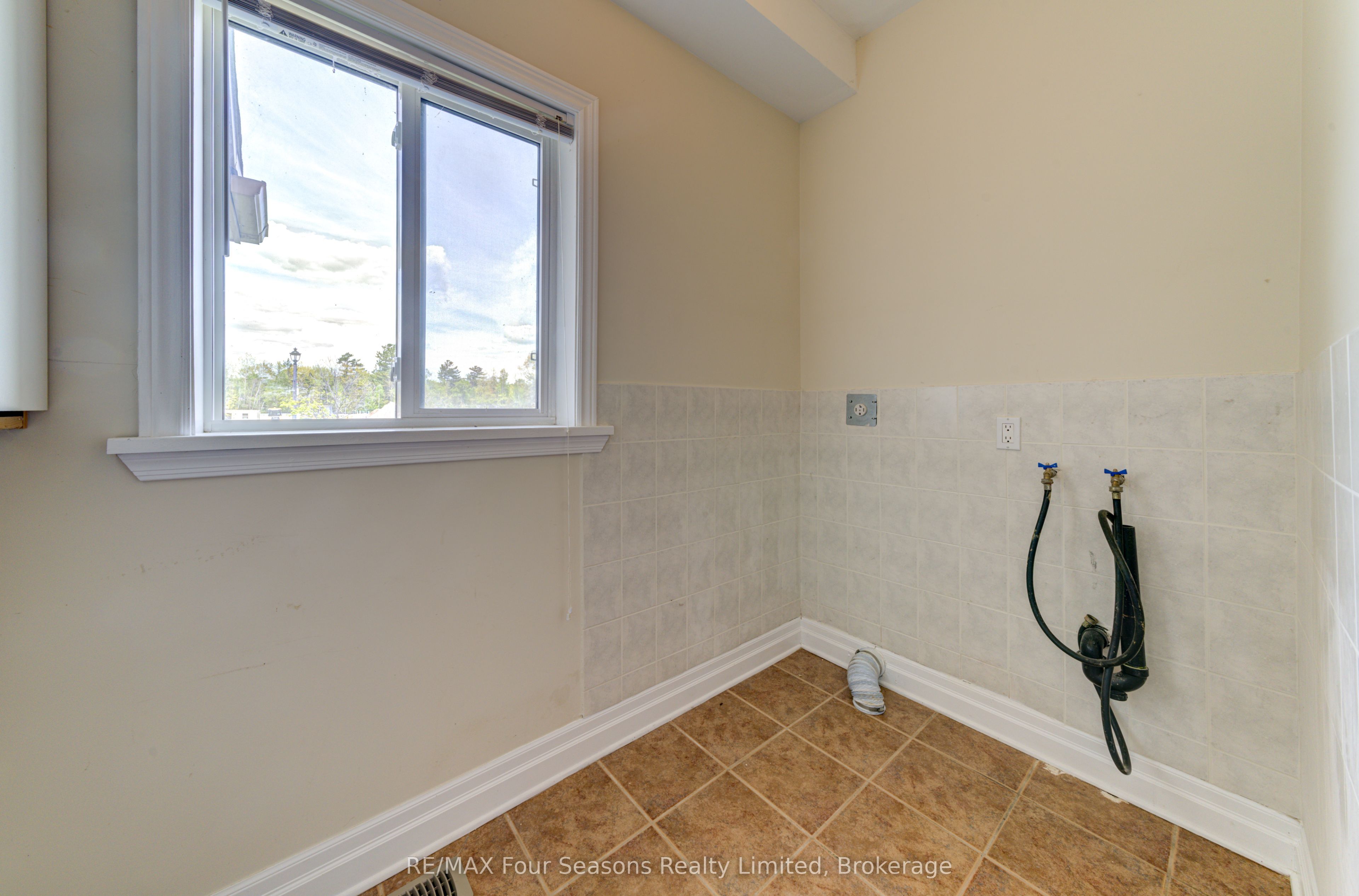 243 River Road Property Photo 19