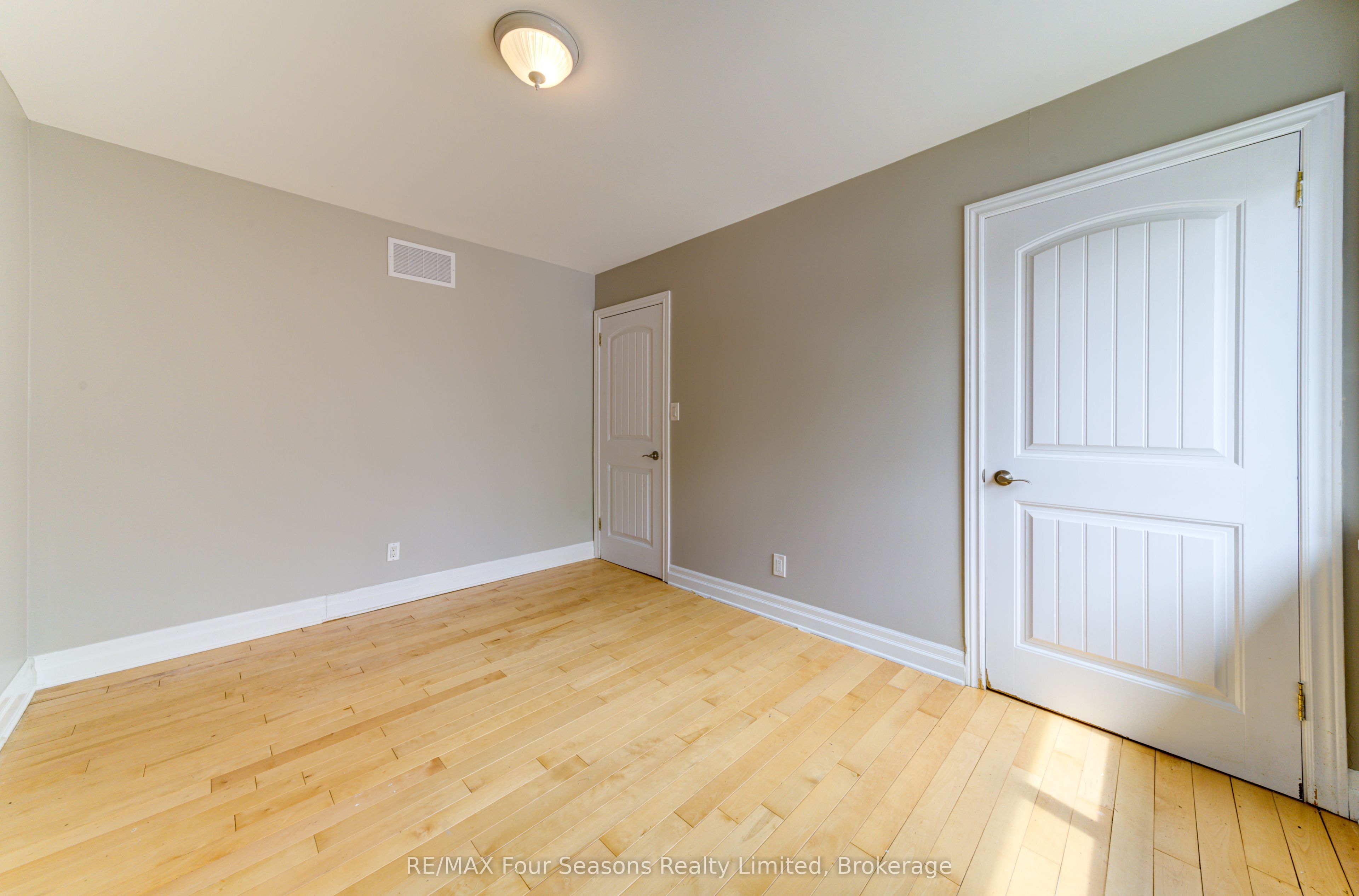 243 River Road Property Photo 24