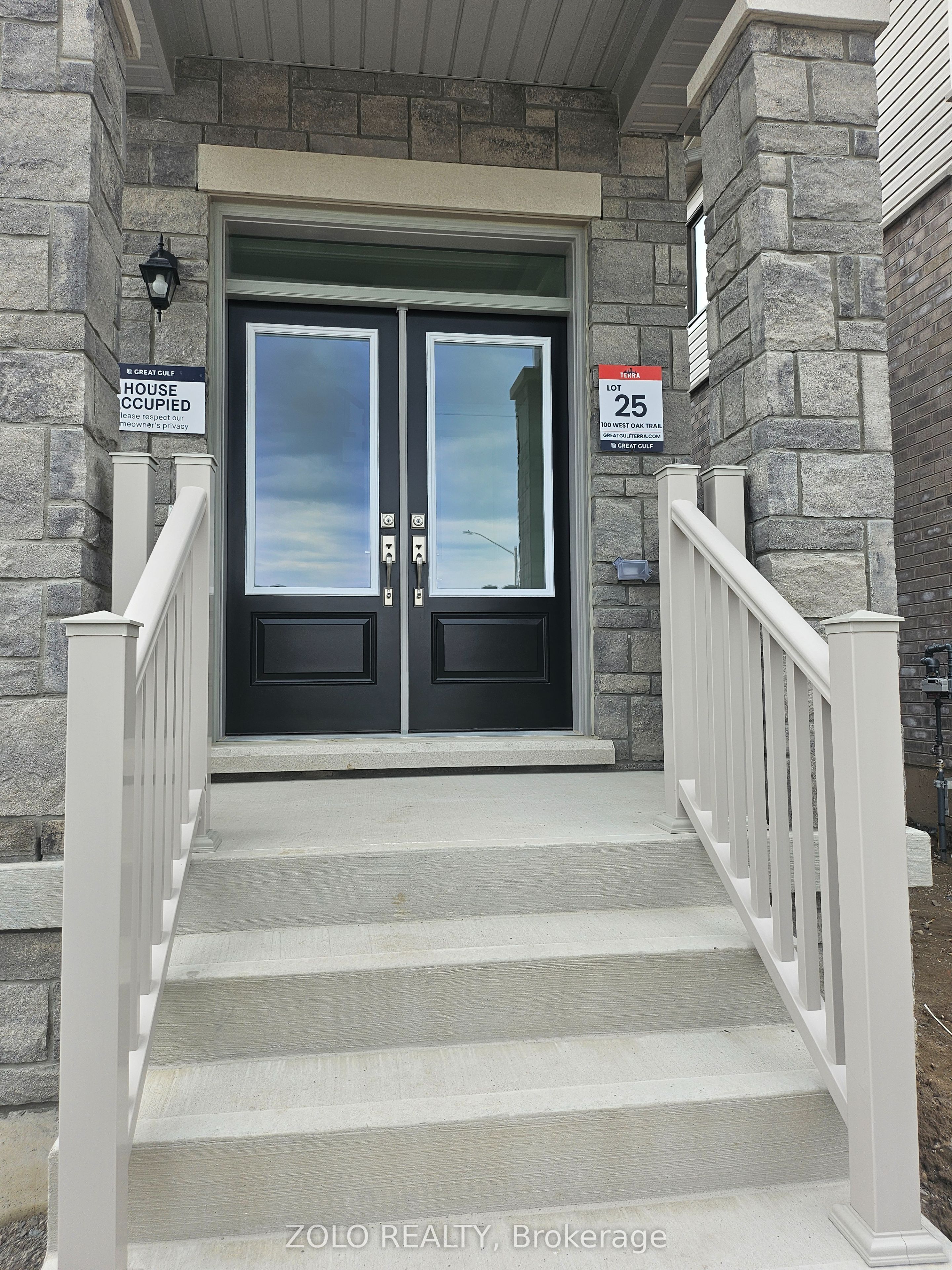 #main - 100 West Oak Trail Property Photo 2